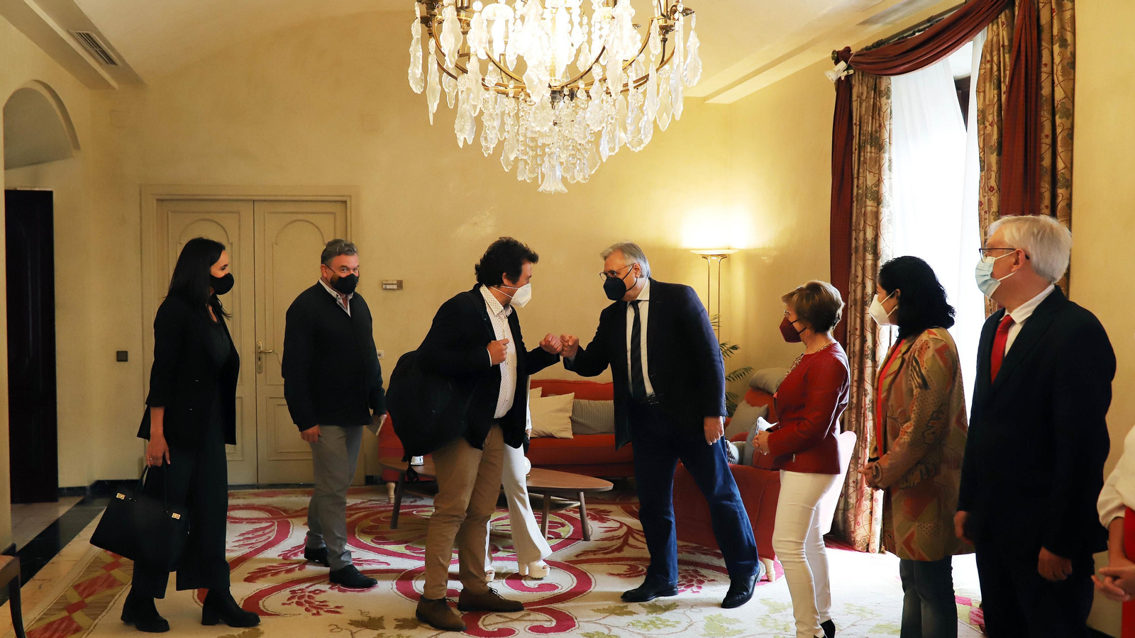 Kichi visita al ayuntamiento de Jerez