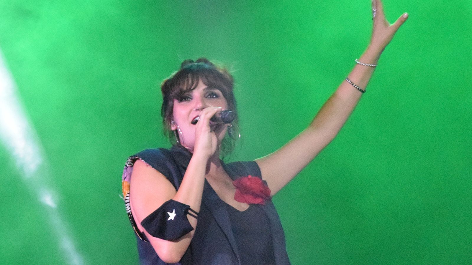 Otra imagen de Rozalén durante el concierto.