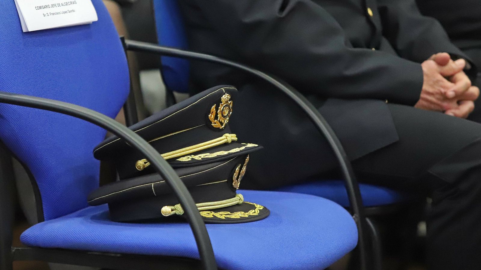 Fotos del acto de entrega de la Medalla de la Mancomunidad a la Policía Nacional