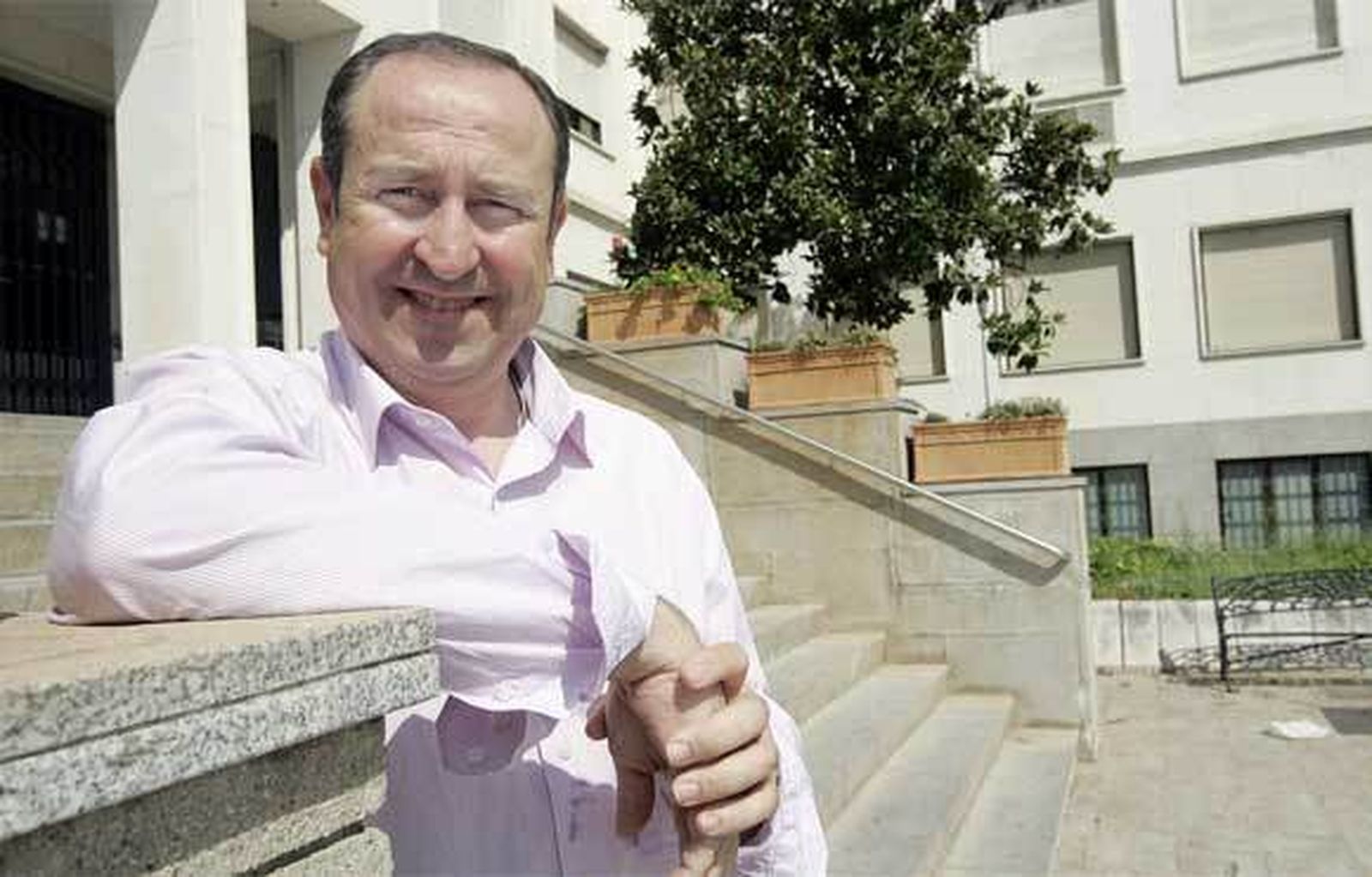 "Aprender a ser felices se educa, pero no lo estamos haciendo"