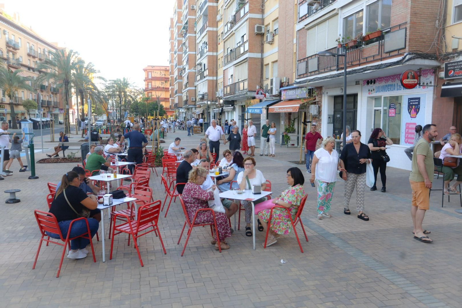 Imágenes de la inauguración de la remodelación de la zona de la antigua Fábrica de Harina en el Barrio de Las Colonias