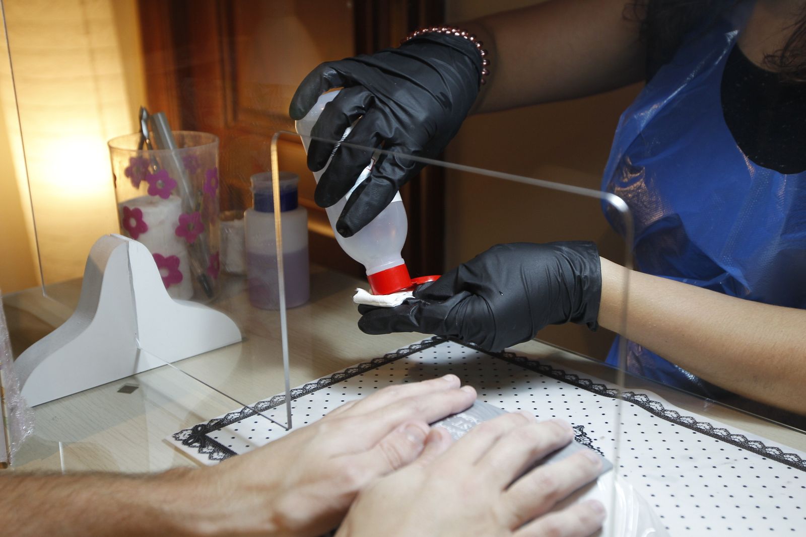 Fotografías primer día de peluquerías en coronavirus-COVID-19. Almería