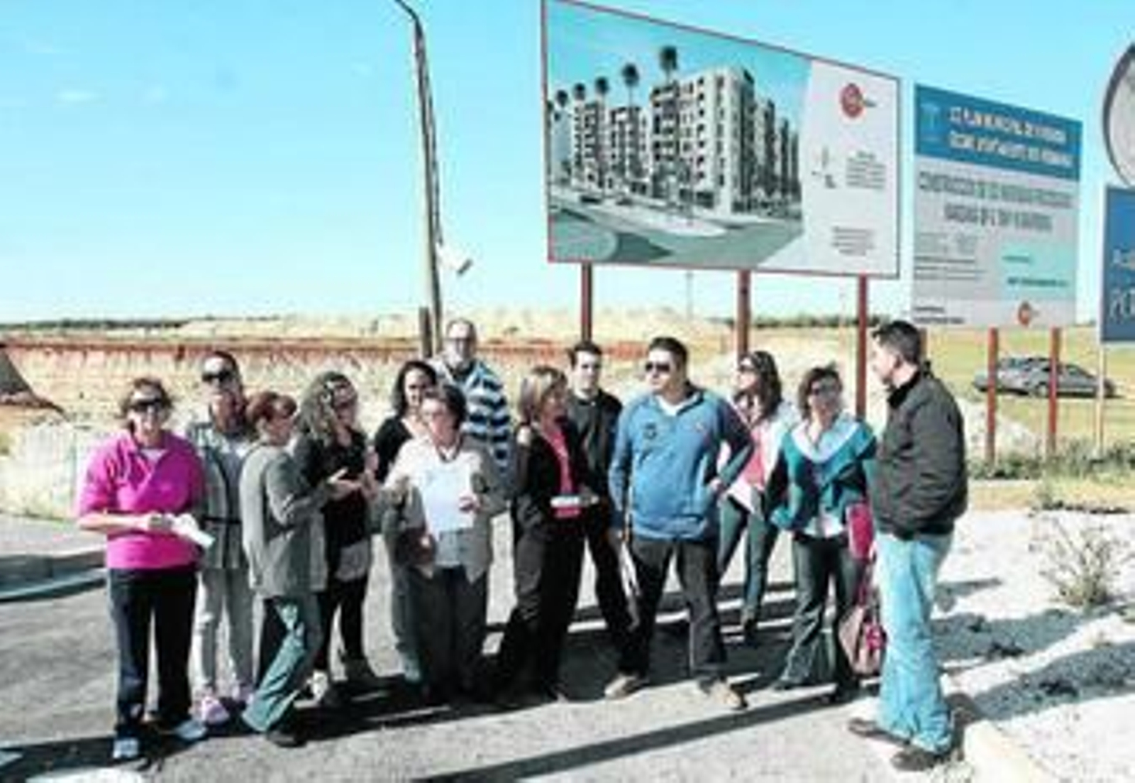 Una de las reuniones de los afectados, algunos representados por sus padres, por la BP-3 en Las Portadas.