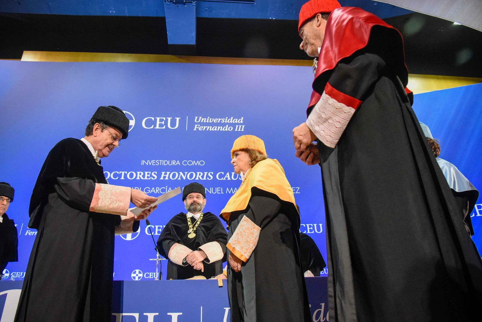 Acto académico de investidura como Doctores Honoris Causa de Concha Yoldi, presidenta de Persán