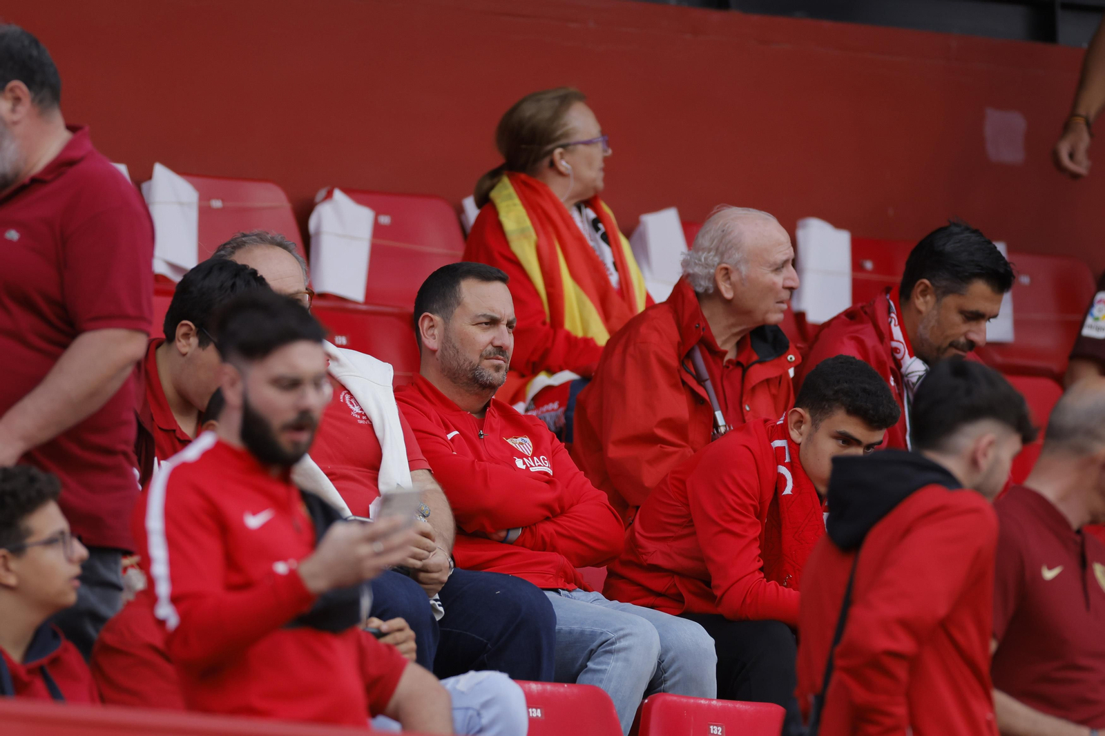 Búscate en las fotos del Sevilla-Juventus