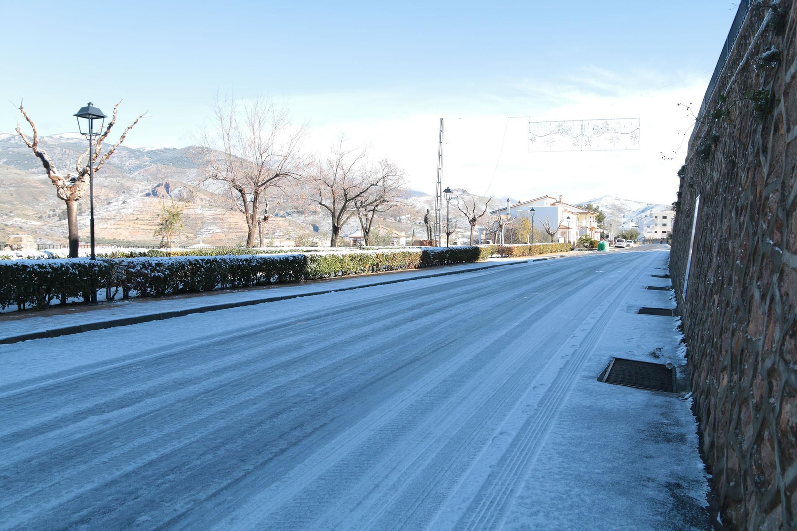 La nieve cubre de blanco la Alpujarra Almeriense