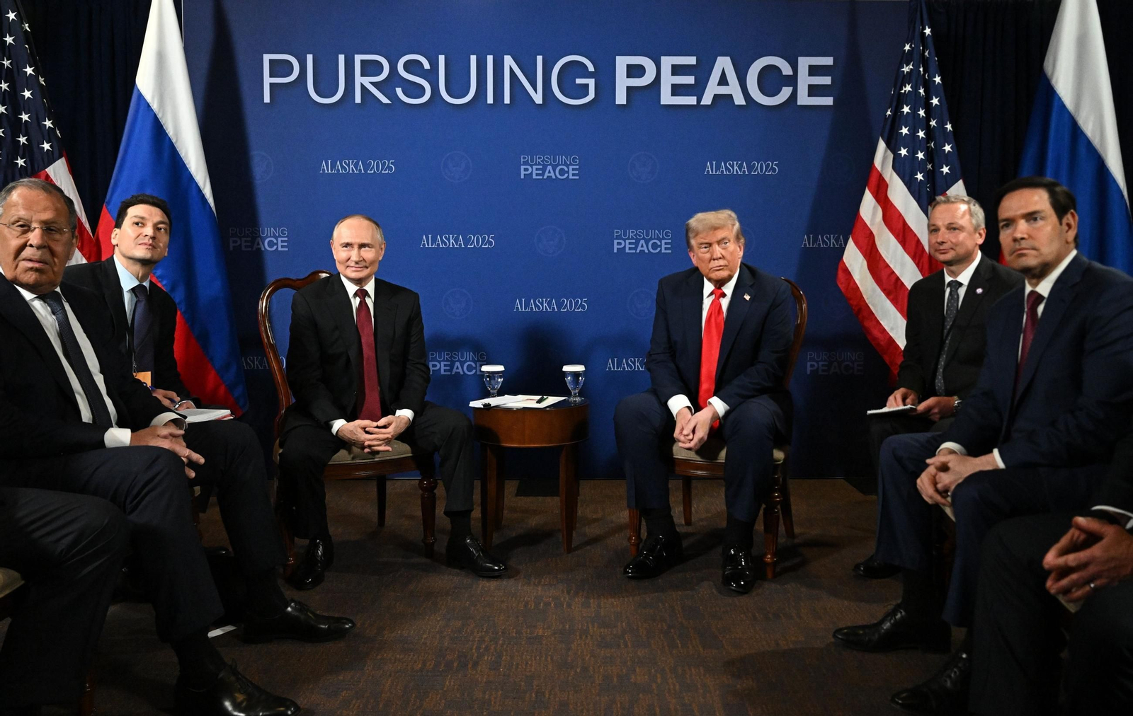 Las imágenes de la reunión de Trump con Putin en Alaska