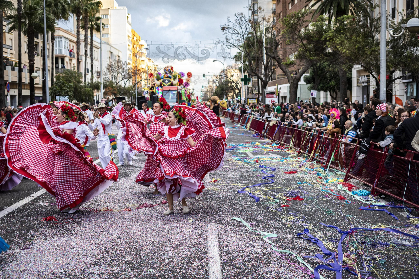 Búscate entre las mejores imágenes de la Cabalgata Magna