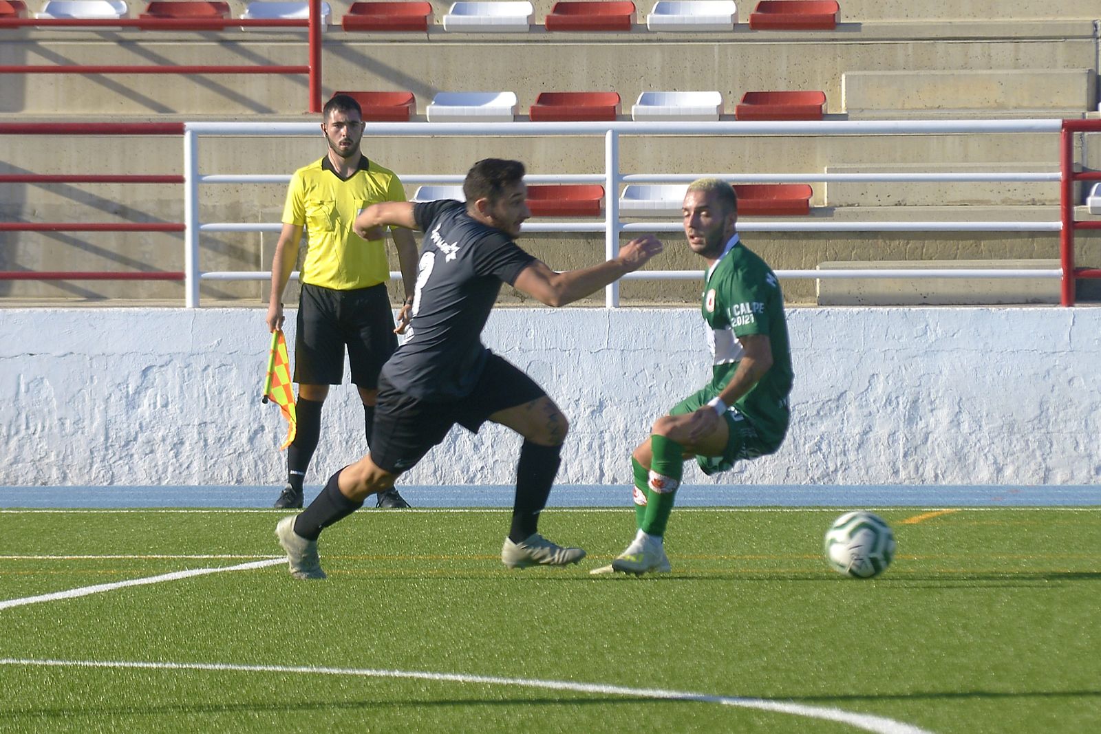 Fotos del partido entre UD San Roque y San Bernardo