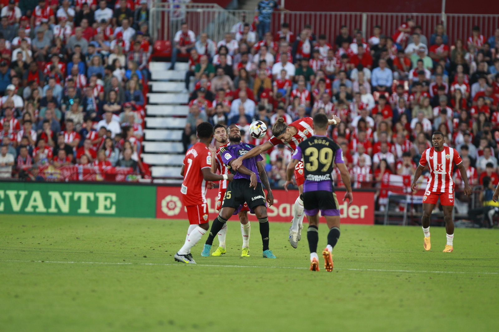 Imágenes del partido U.D. Almería-Real Valladolid C.F.