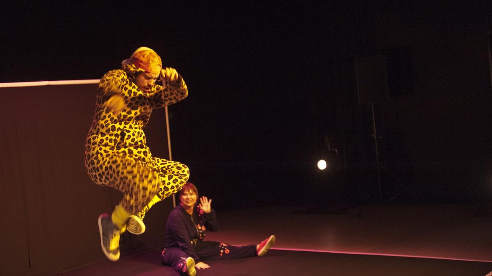 Escena de la obra de la Compañía Ñía.