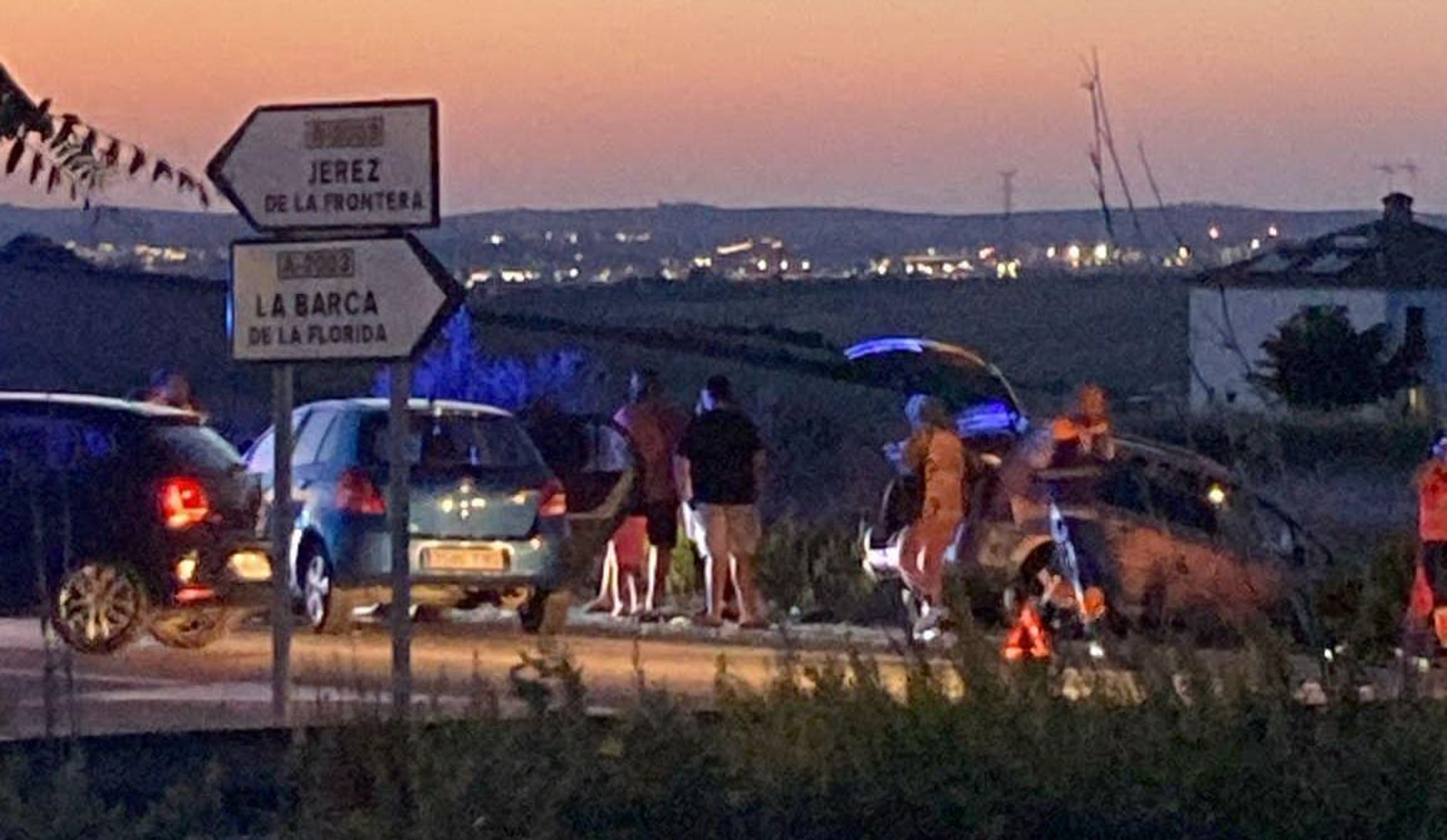 La falta de iluminación contribuye a oscurecer el punto negro de la A-2003 a su paso por Cuartillos.
