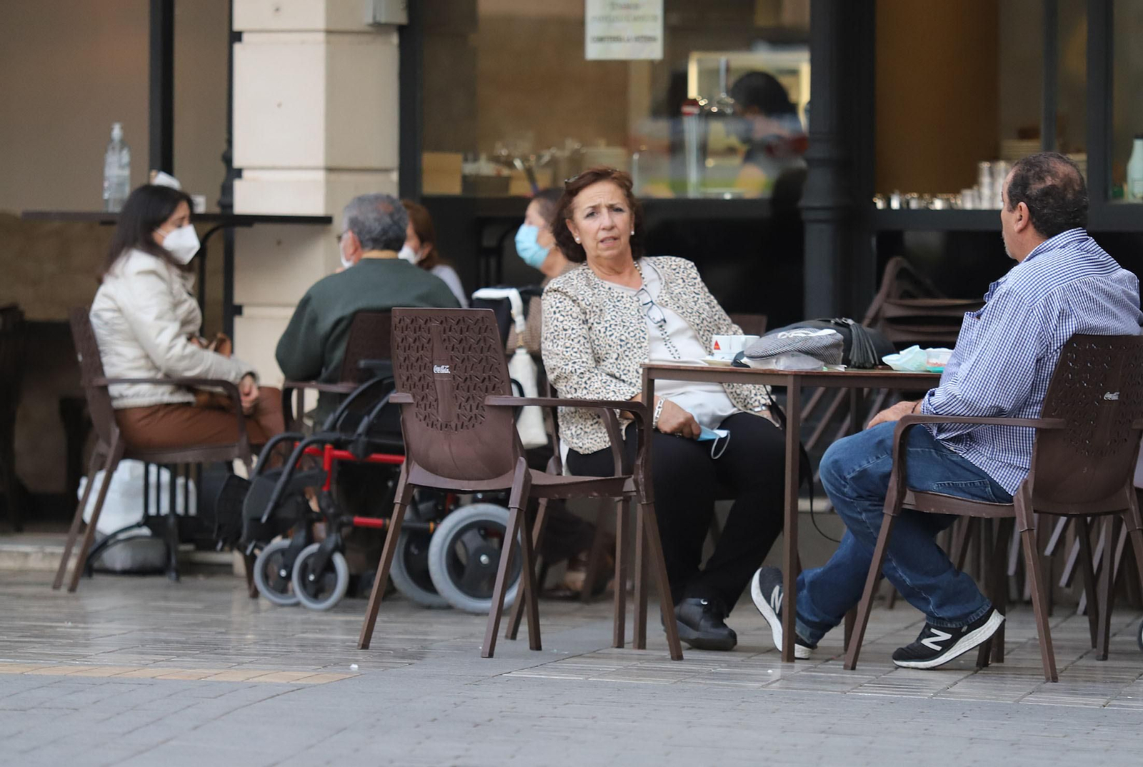 Imágenes del cierre de comercios bares y terrazas a causa de las nuevas restricciones por la Covid en Huelva