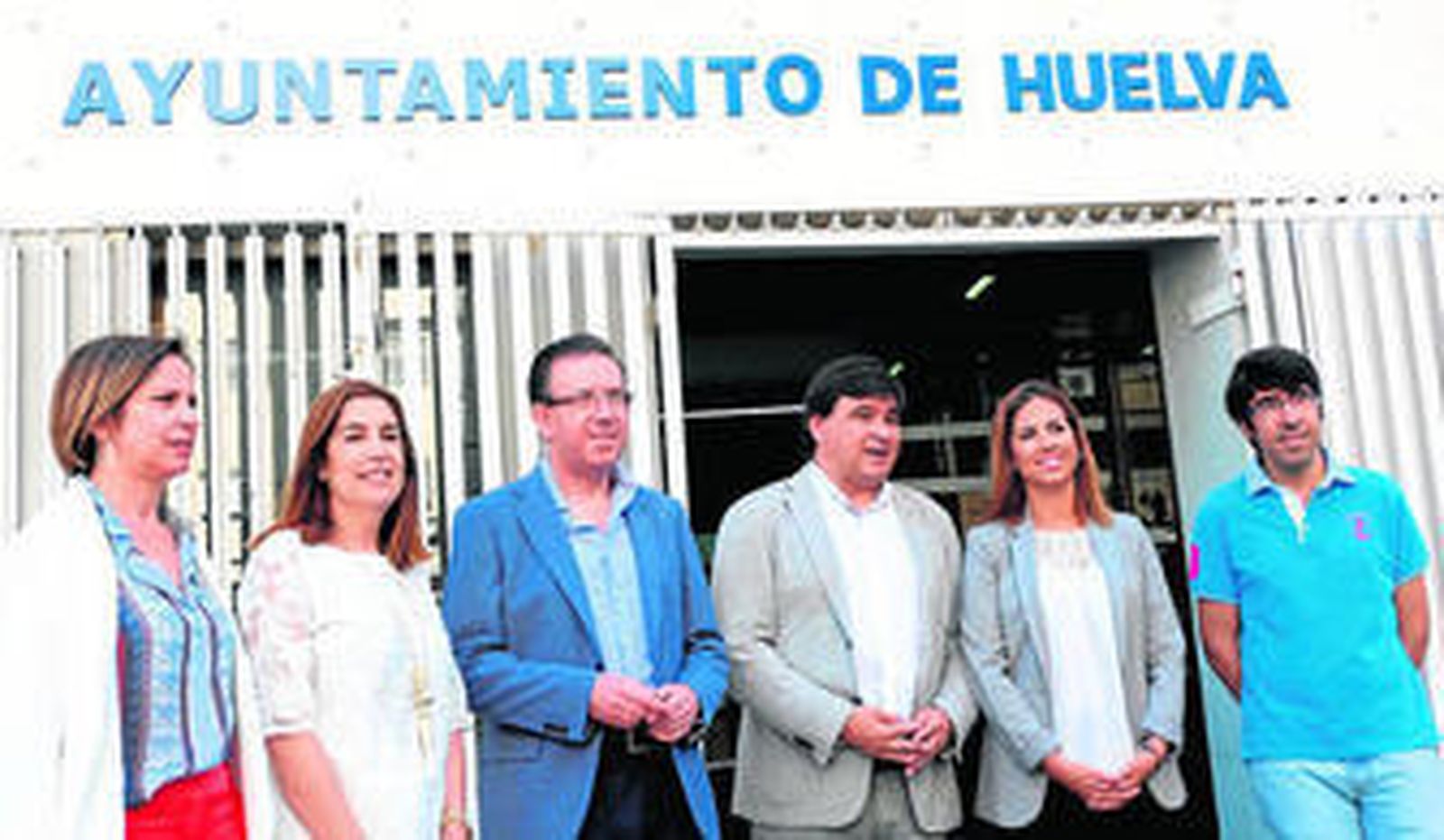 Guerra, acompañado por Gabriel Cruz y  María José Bejarano, desgranó la batería de propuestas en materia de vivienda.