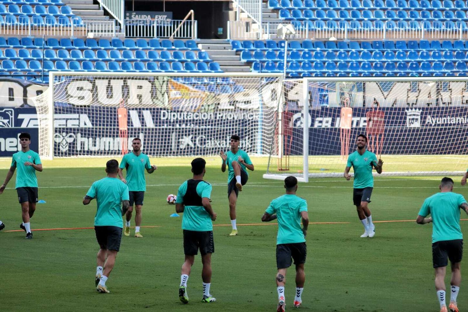 La sesión del Málaga CF antes de partir hacia Castellón, en imágenes