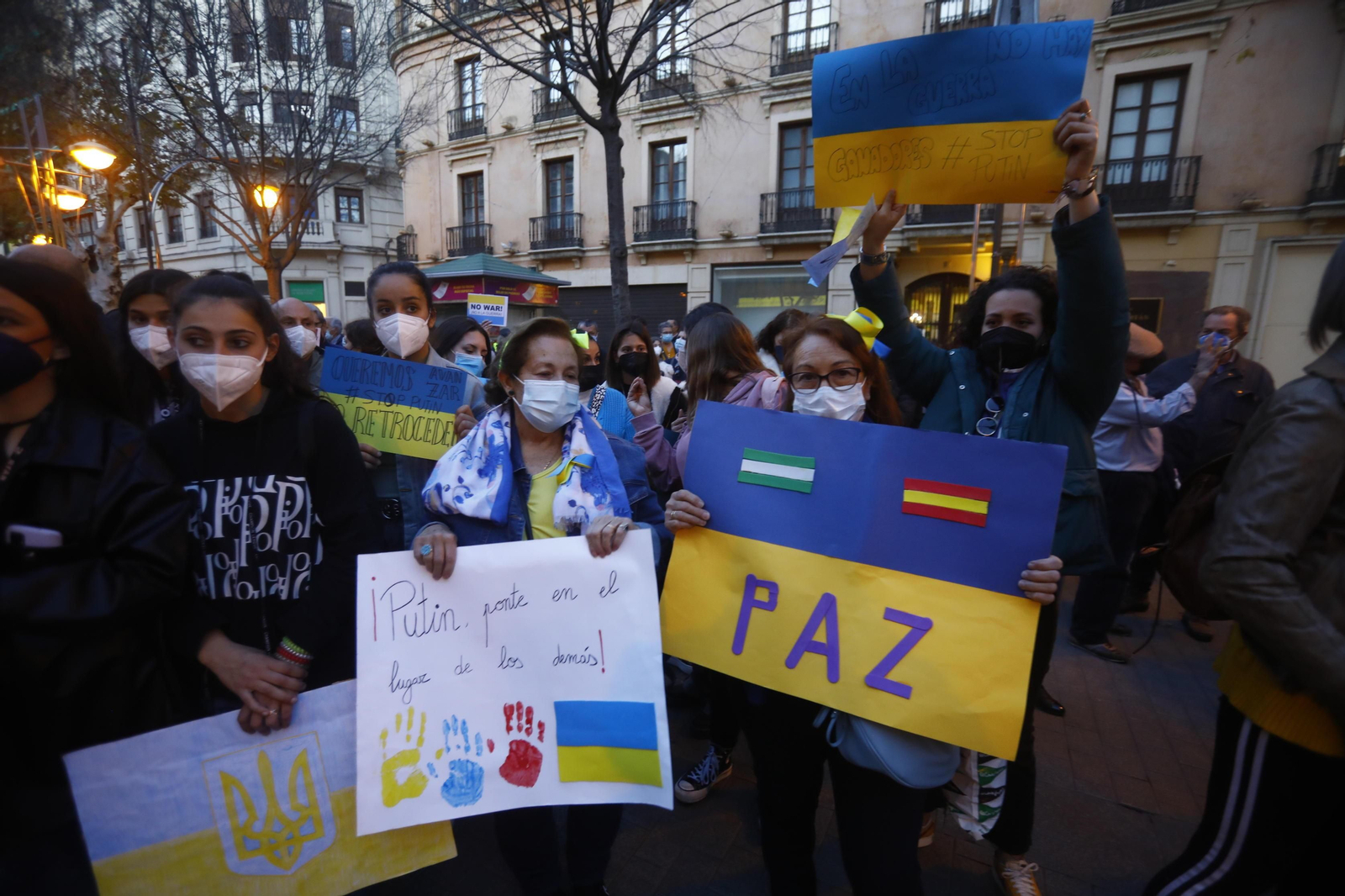 Las fotografías de la concentración en Córdoba contra la guerra de Ucrania