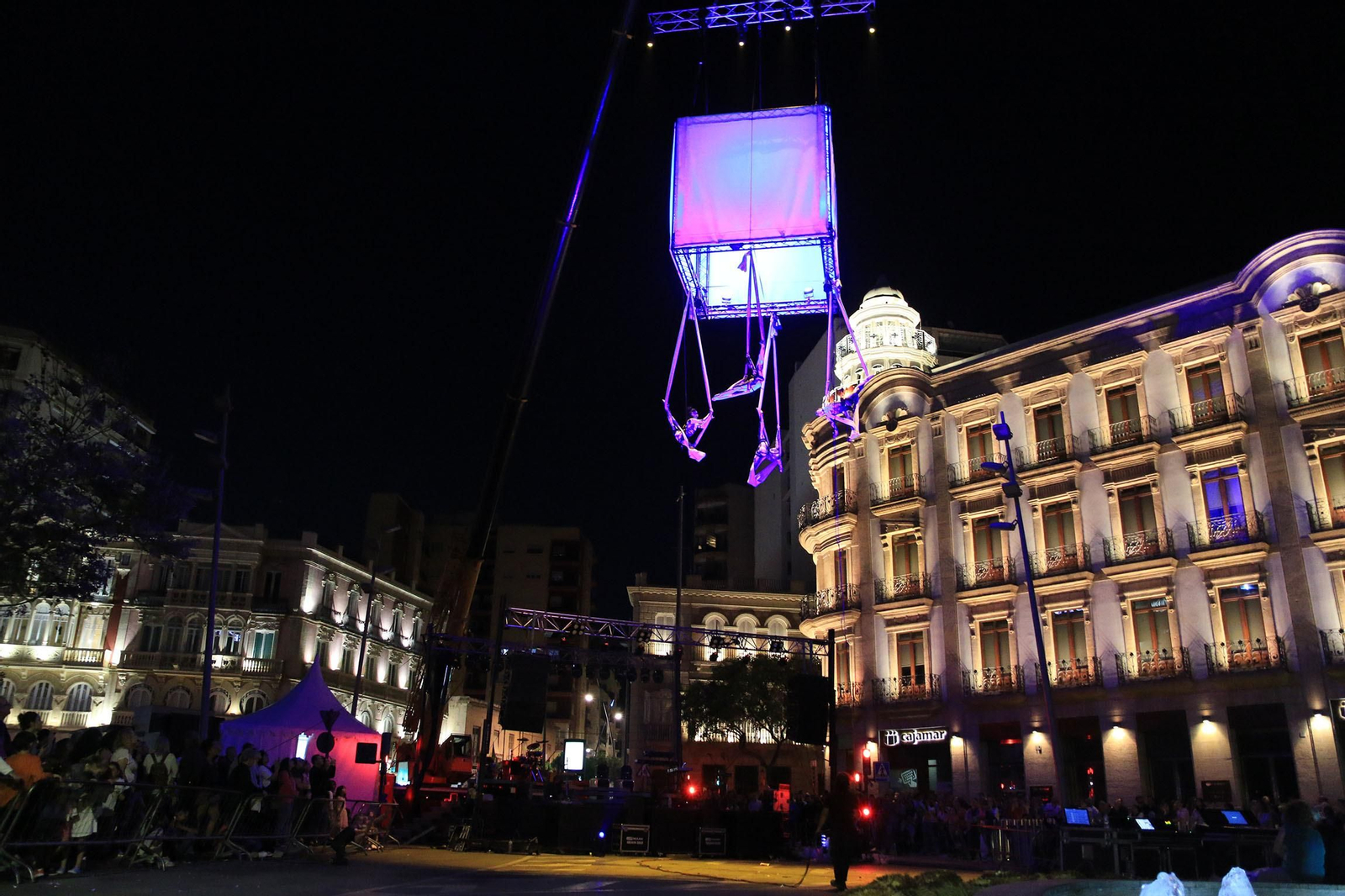 Imágenes de la Noche en Blanco, en Almería