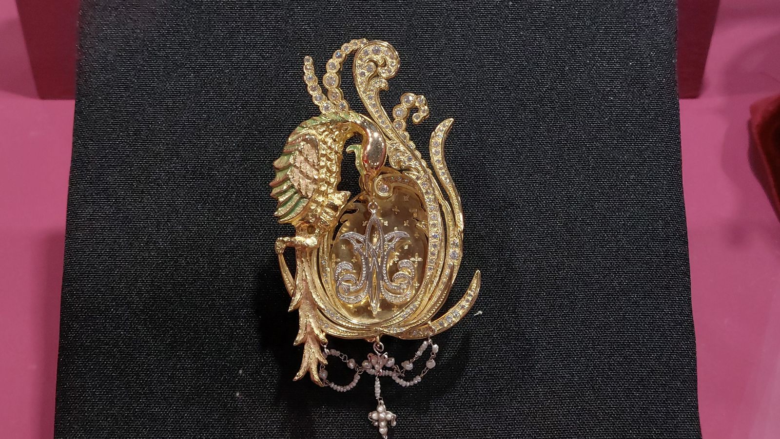 La exposición de estrenos de la Semana Santa, en imágenes