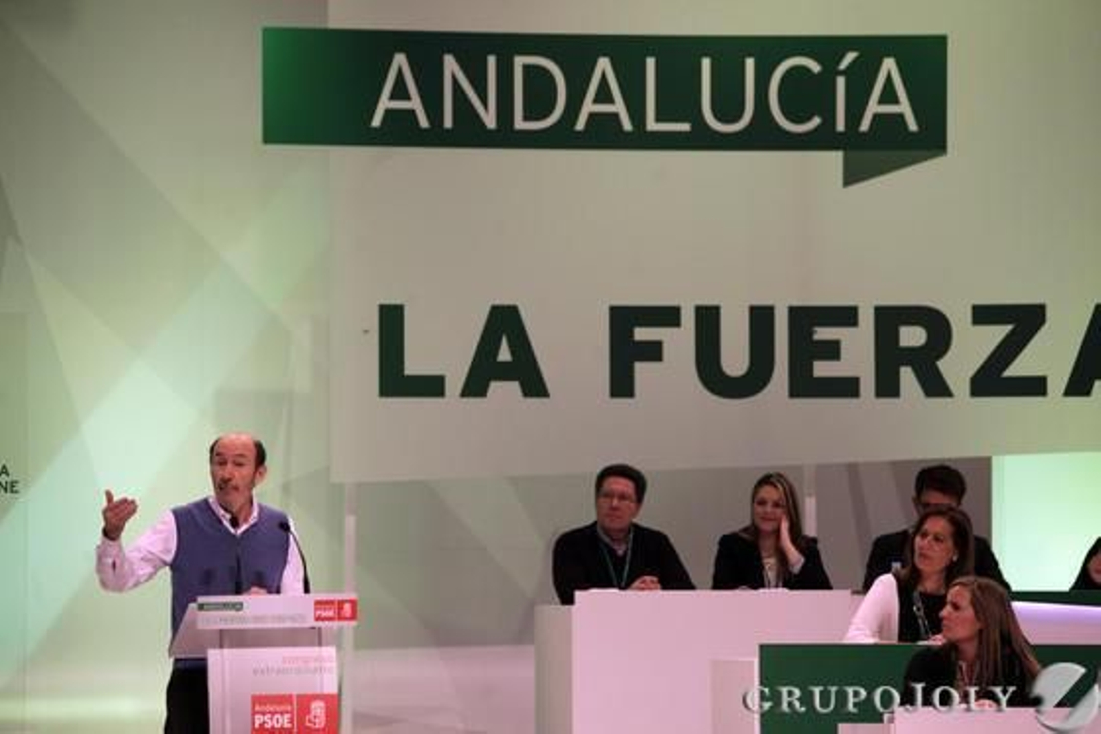 Intervención de Rubalcaba en el congreso del PSOE-A.

Foto: L. Rivas