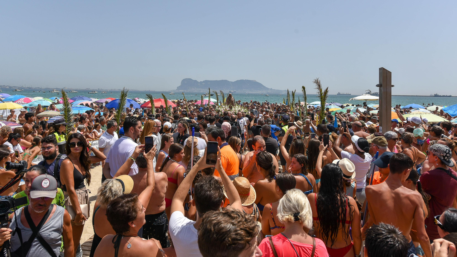 La romería marítima de la Virgen de la Palma en El Rinconcillo, en imágenes