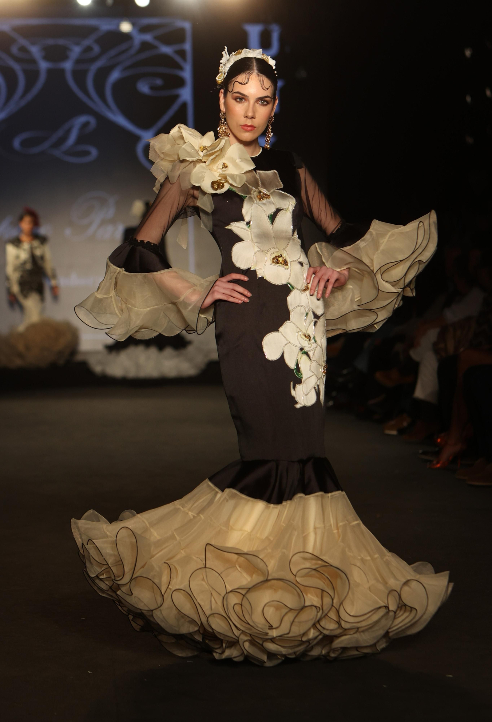 El elegante desfile de la diseñadora malagueña Amparo Pardal en We Love Flamenco 2023