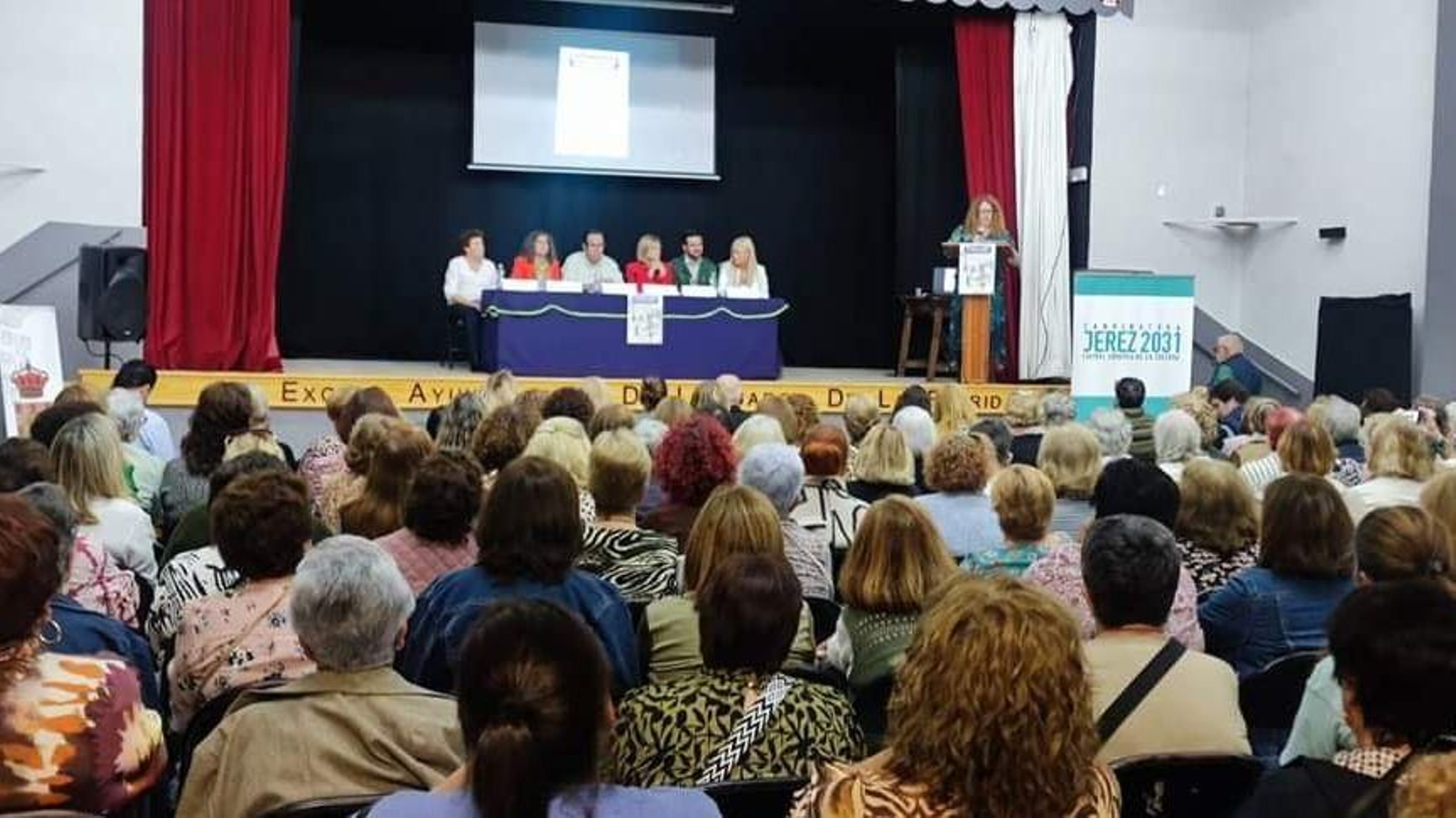 El centro cultural de La Barca acogió los actos por el Día de la Mujer Rural. El centro cultural de La Barca acogió los actos por el Día de la Mujer Rural.