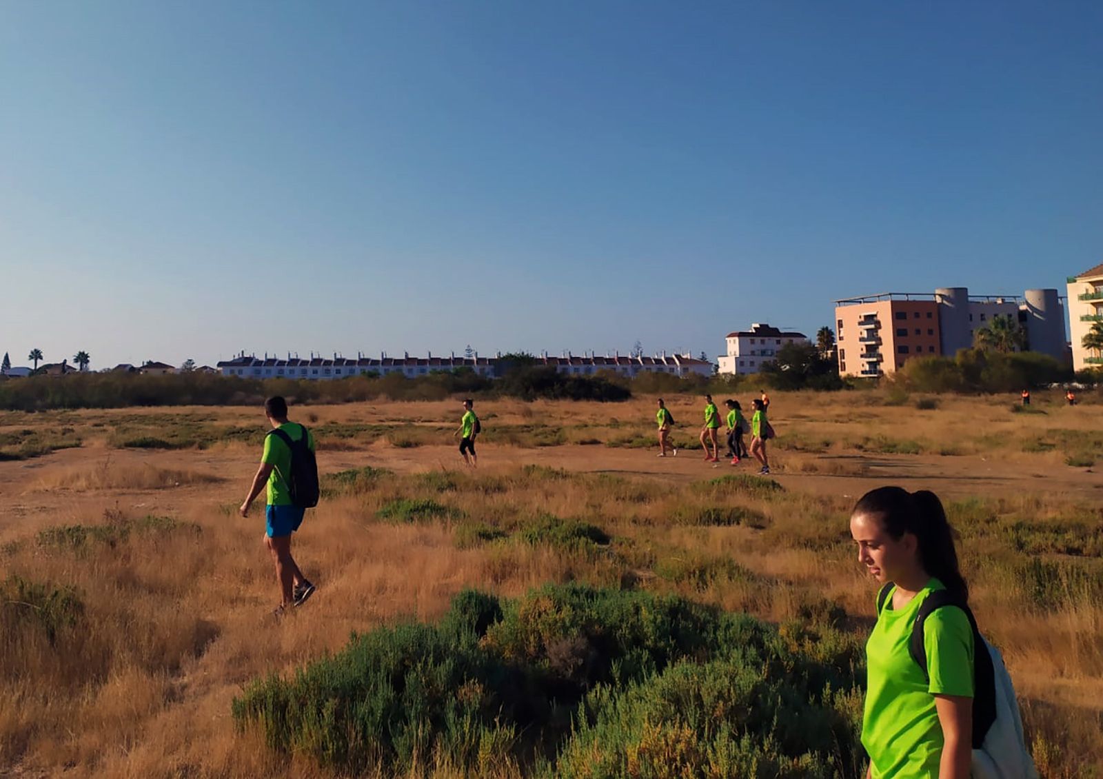 Batida de un grupo de voluntarios en la búsqueda del hombre desaparecido en La Antilla.