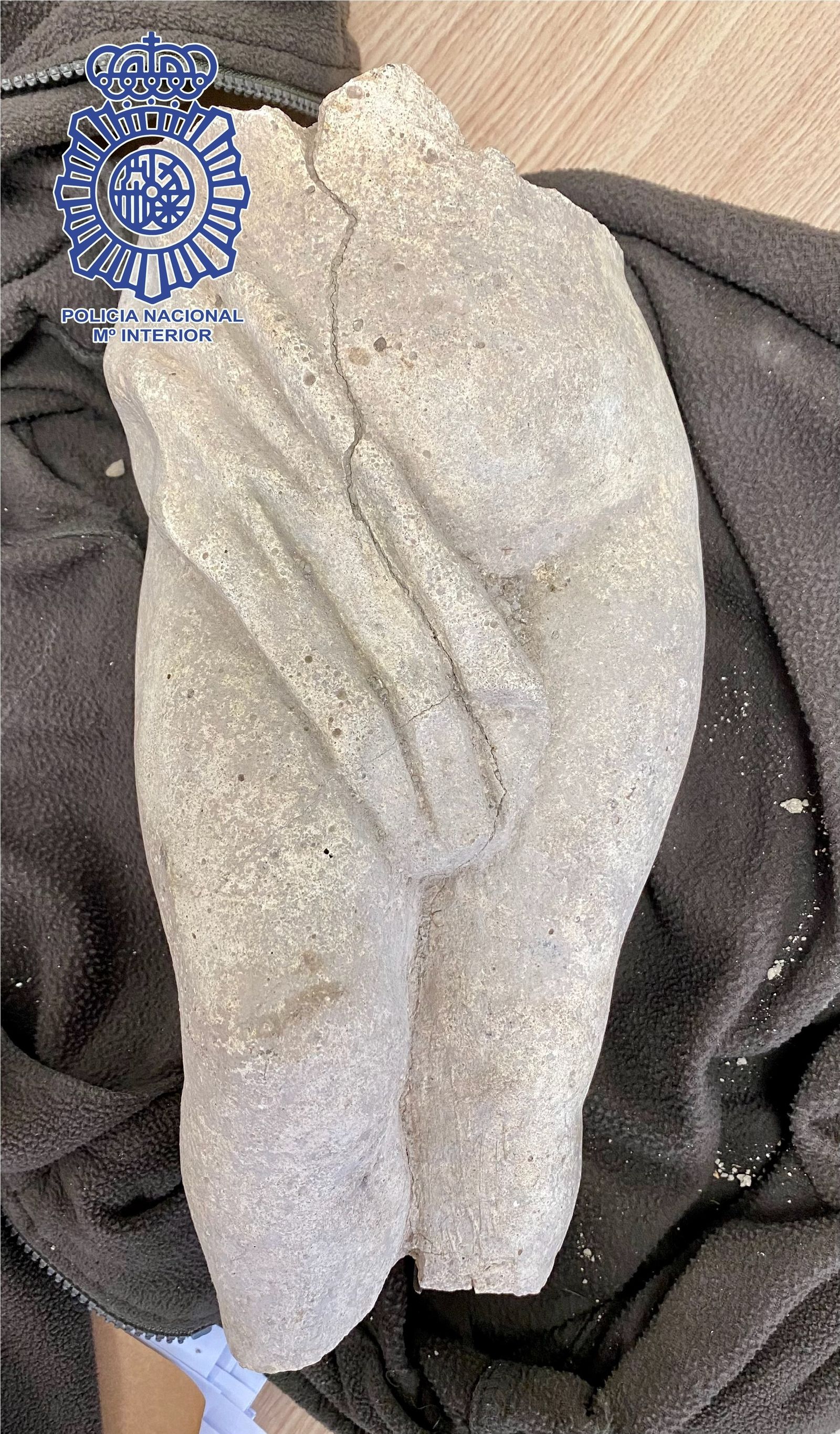 La Policía recupera una escultura de gran valor sustraída de un yacimiento arqueológico en Osuna