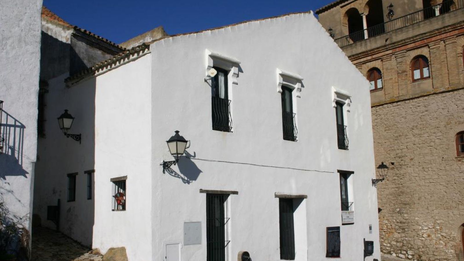 Edificio en cuya segunda planta se hallaba ubicado el Ayuntamiento.