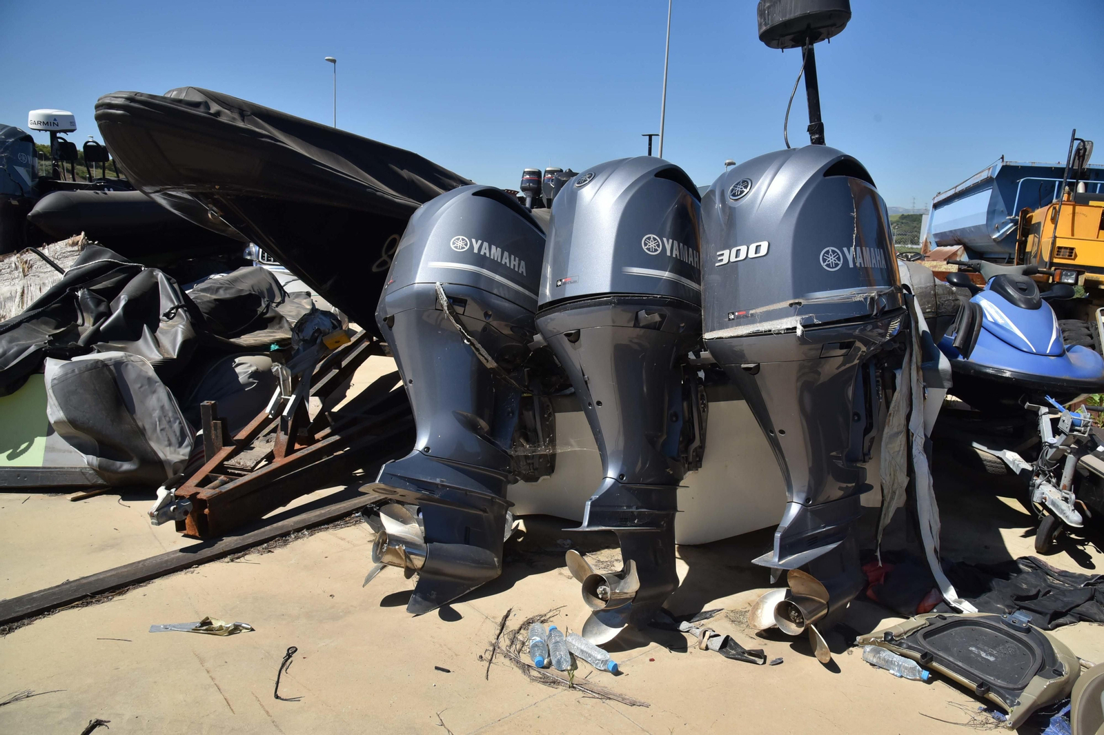 Narcolanchas apiladas en un depósito en San Roque.