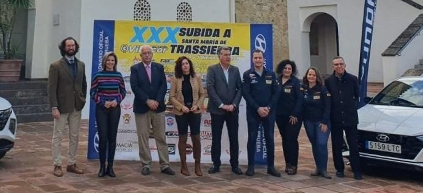 Las autoridades, durante la presentación.