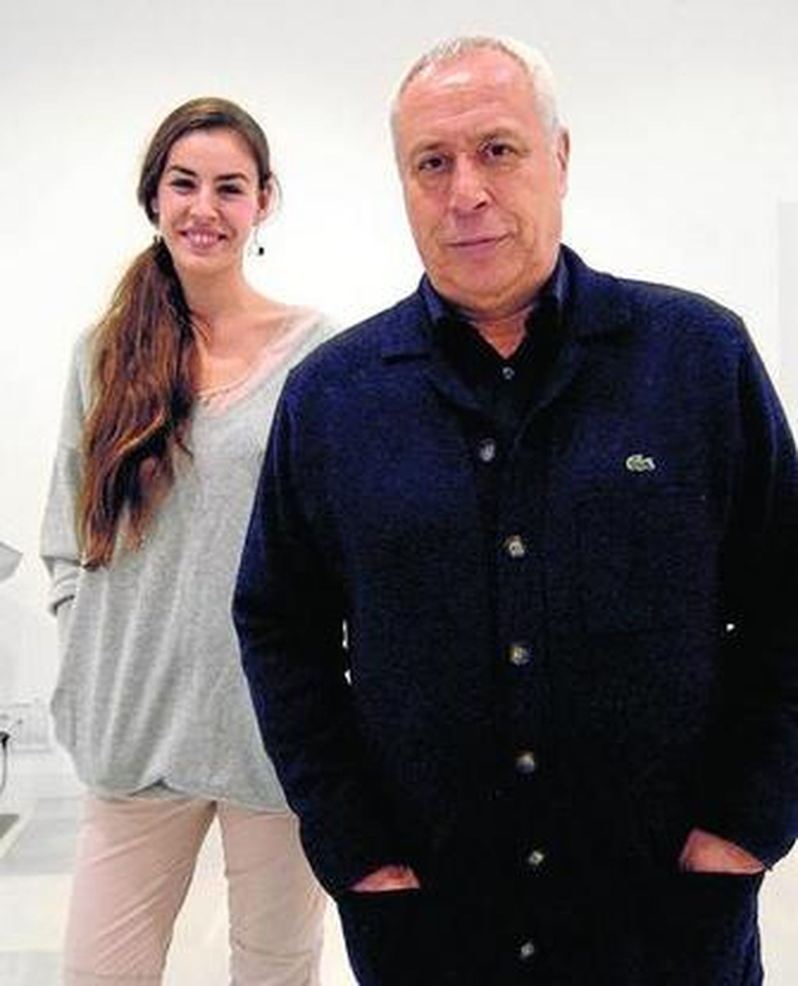 Antonio del Real, junto a la actriz Blanca Jara, ayer en CajaGranada.