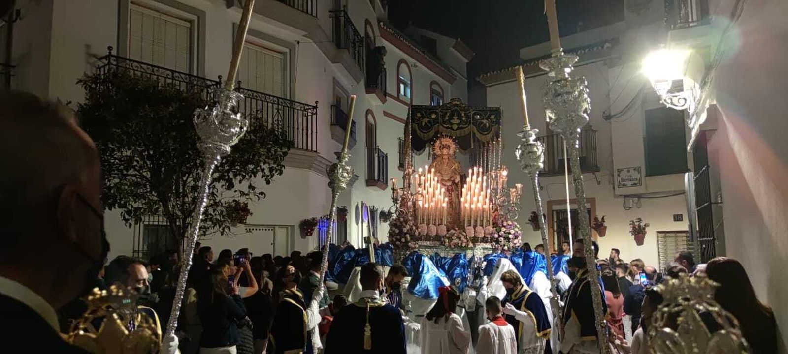 María Santísima de la Salud a su paso por Estepona.