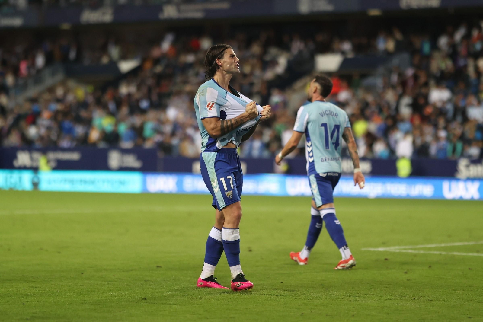 Las fotos del imponente ambiente en La Rosaleda en el Málaga - Córdoba CF