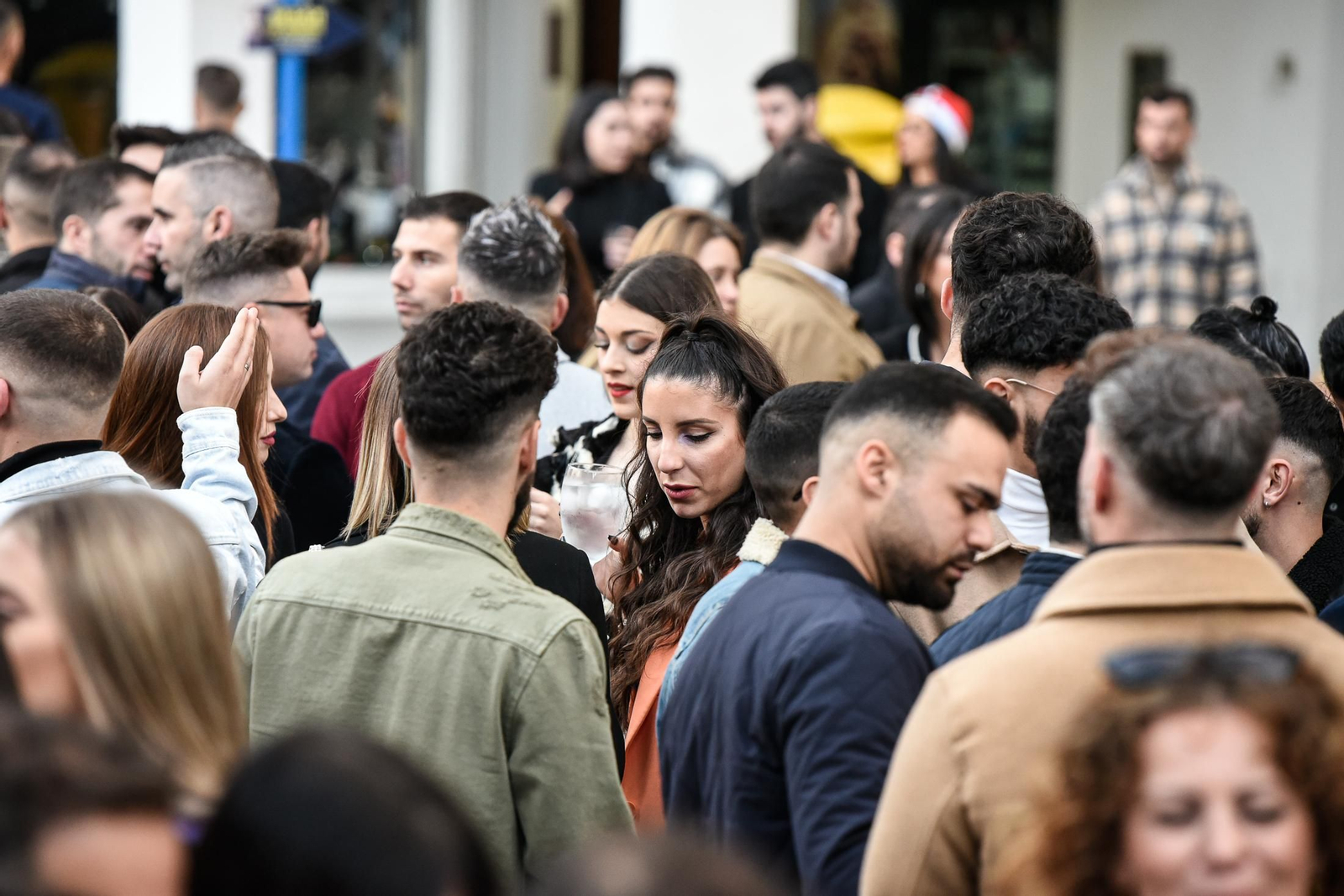 Imágenes de las celebraciones en el centro de Huelva la tarde del 24