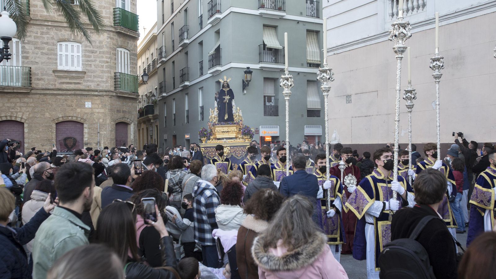 El traslado del Cristo de la Sentencia a la catedral en imágenes