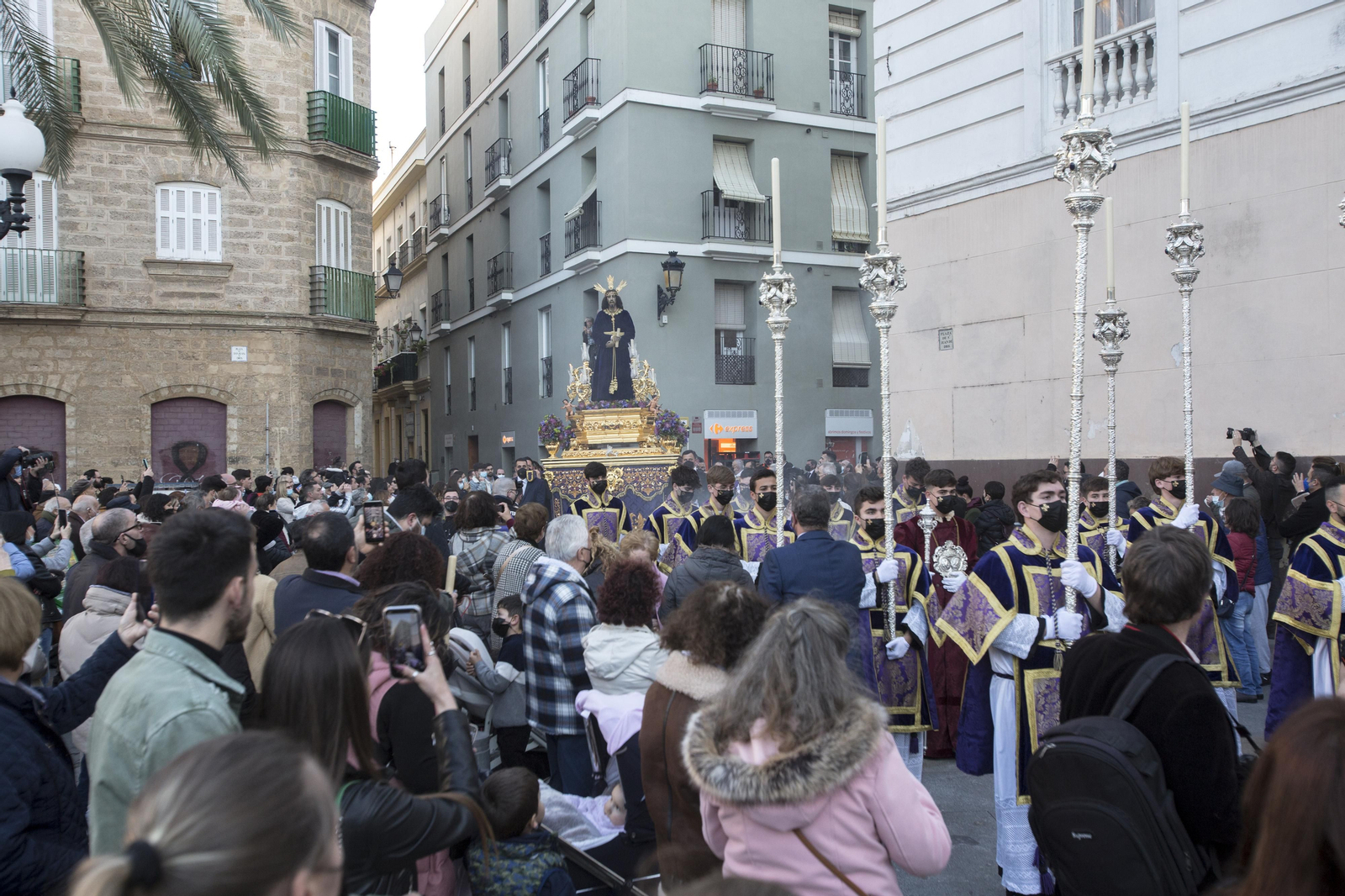 El traslado del Cristo de la Sentencia a la catedral en imágenes