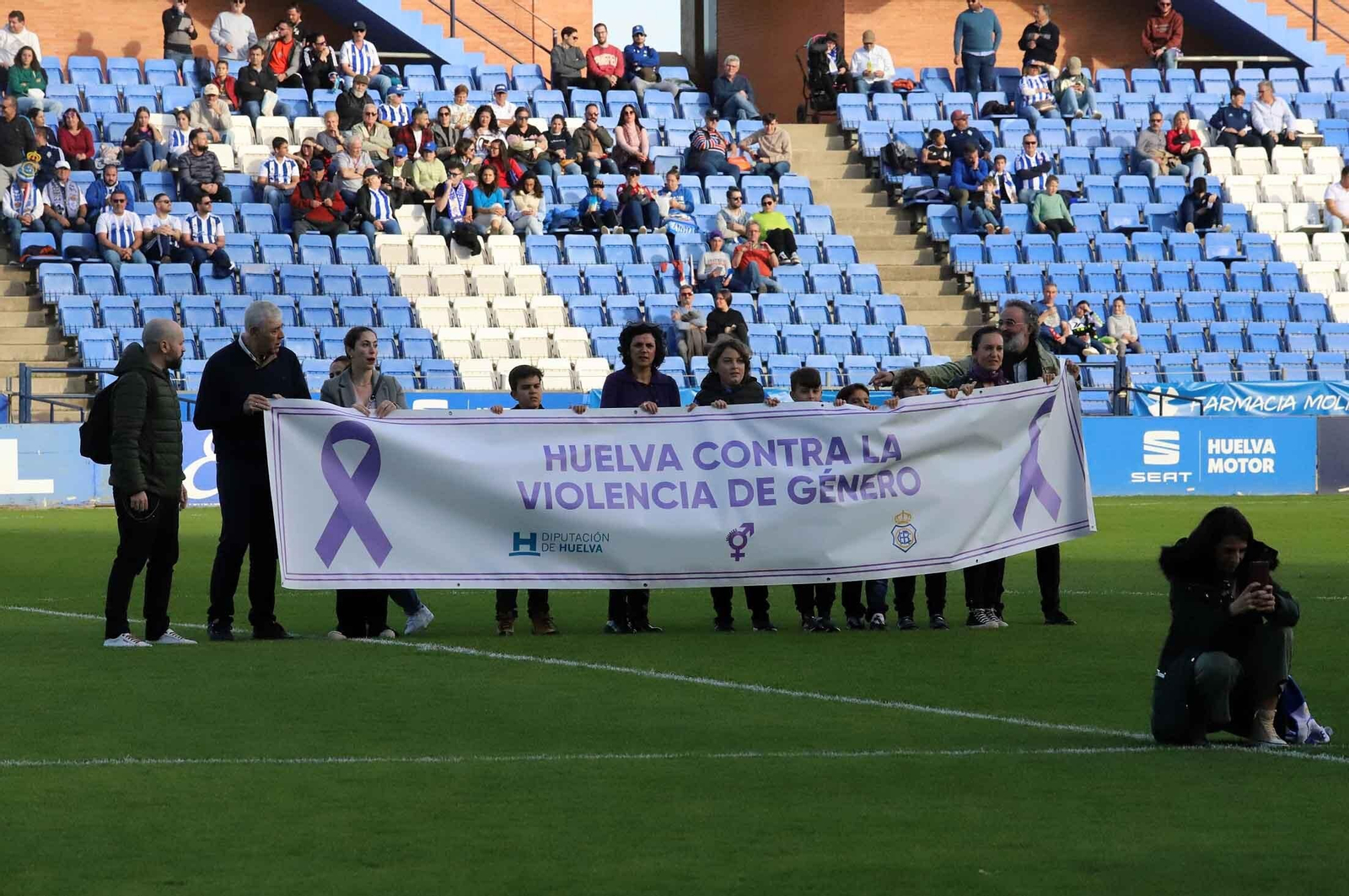 Imágenes del ambiente en las gradas del Nuevo Colombino