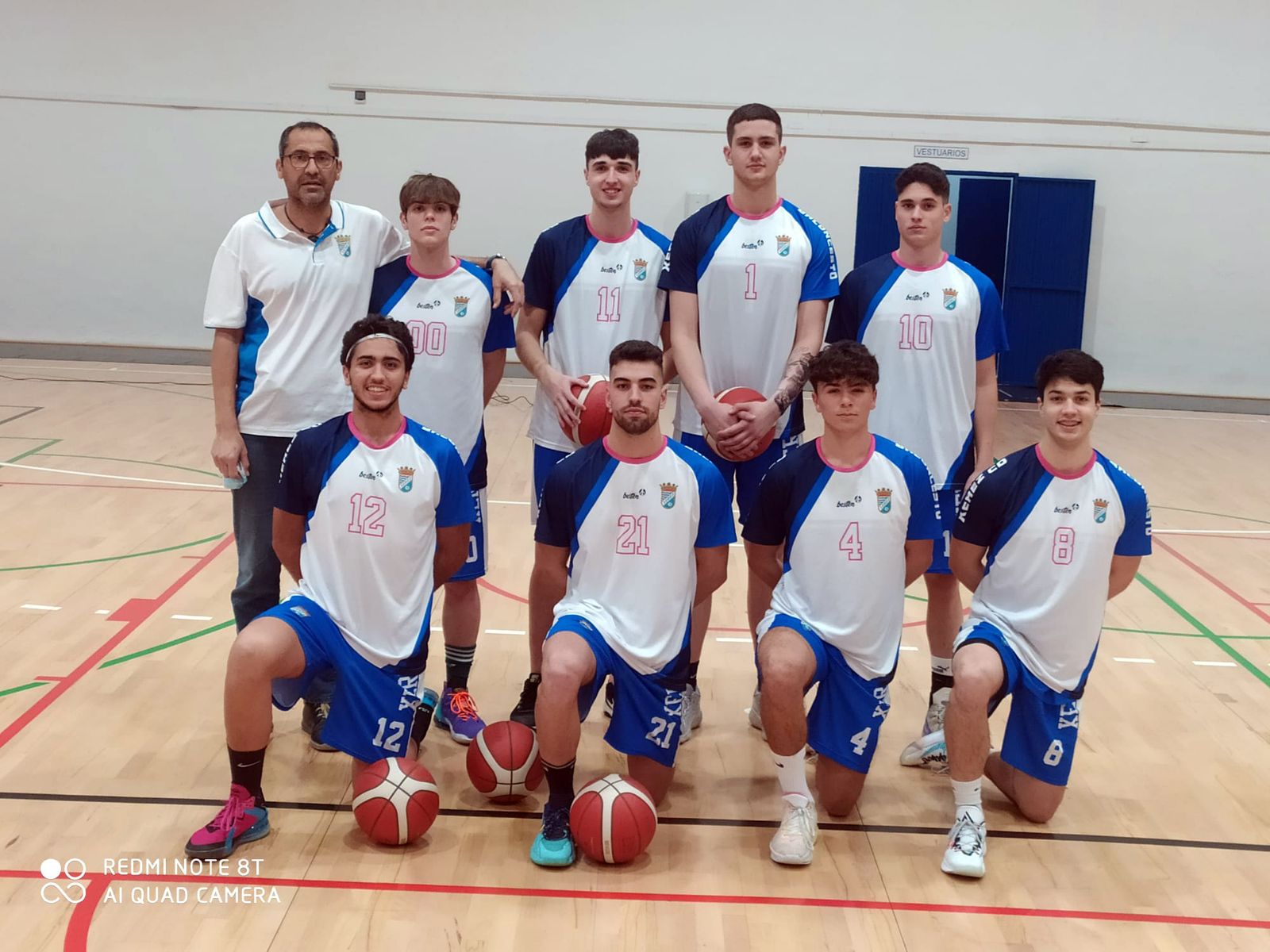 El Xerez CD Baloncesto se presentó en Coria con ocho jugadores.