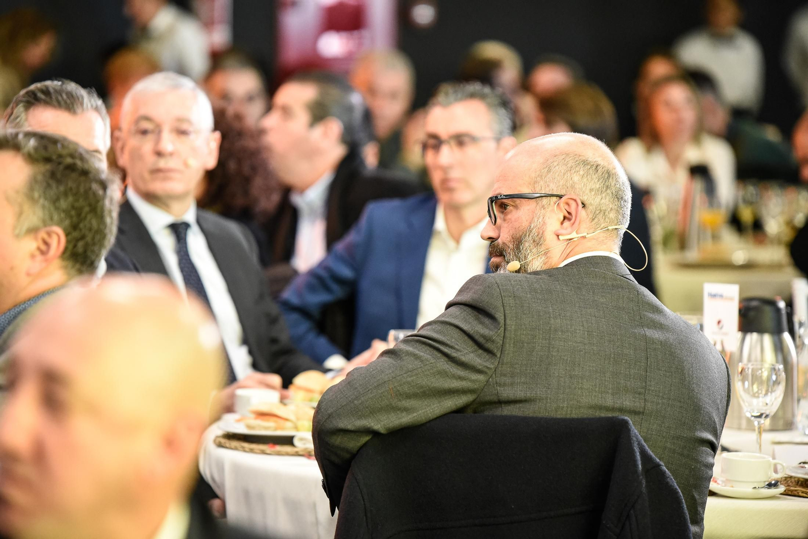 Imágenes de los asistentes al Desayuno Coloquio "Economía azul, claves para el desarrollo sostenible" organizado por el Grupo Joly