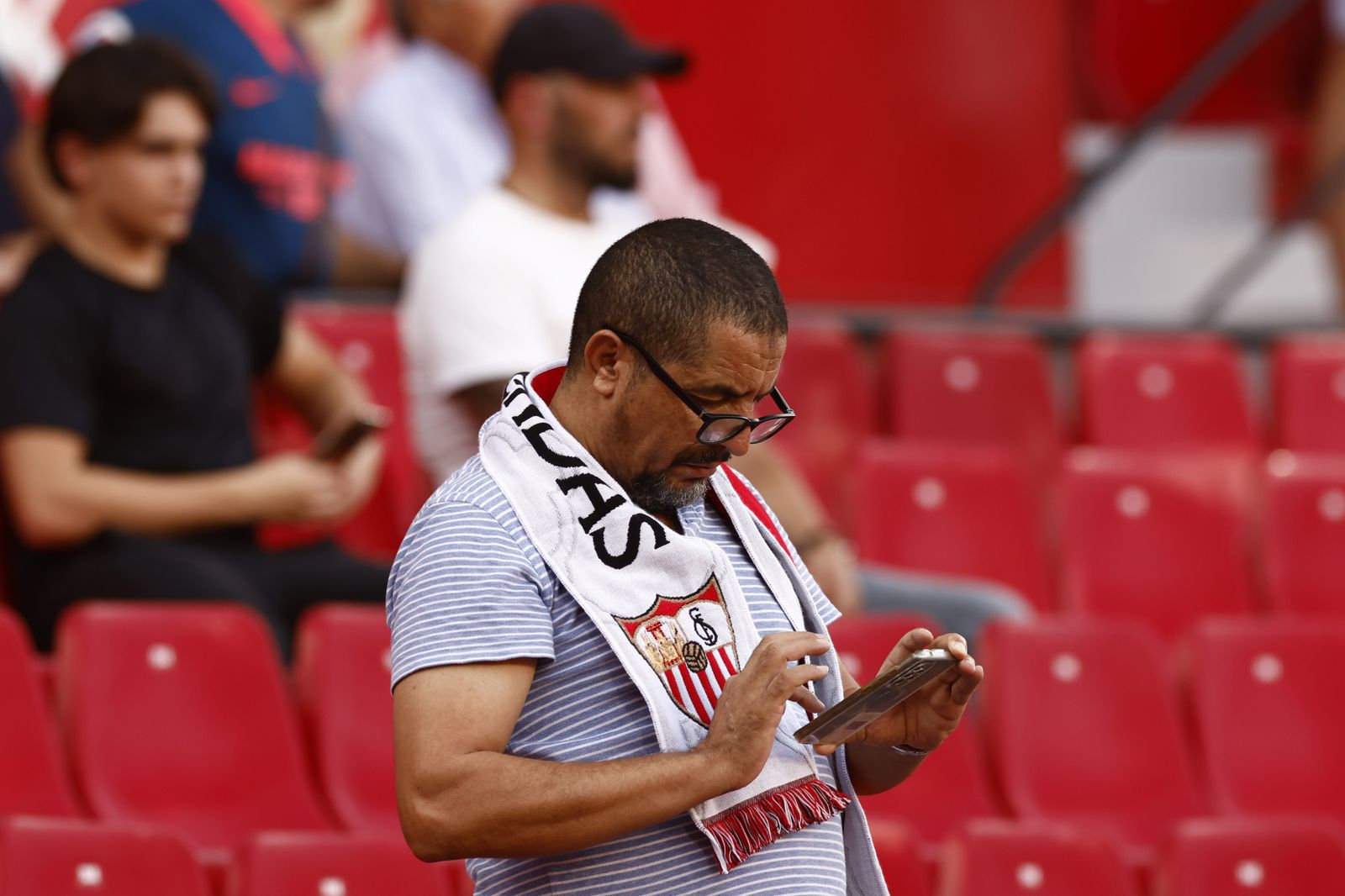 Búscate en las fotos del Sevilla-Valencia