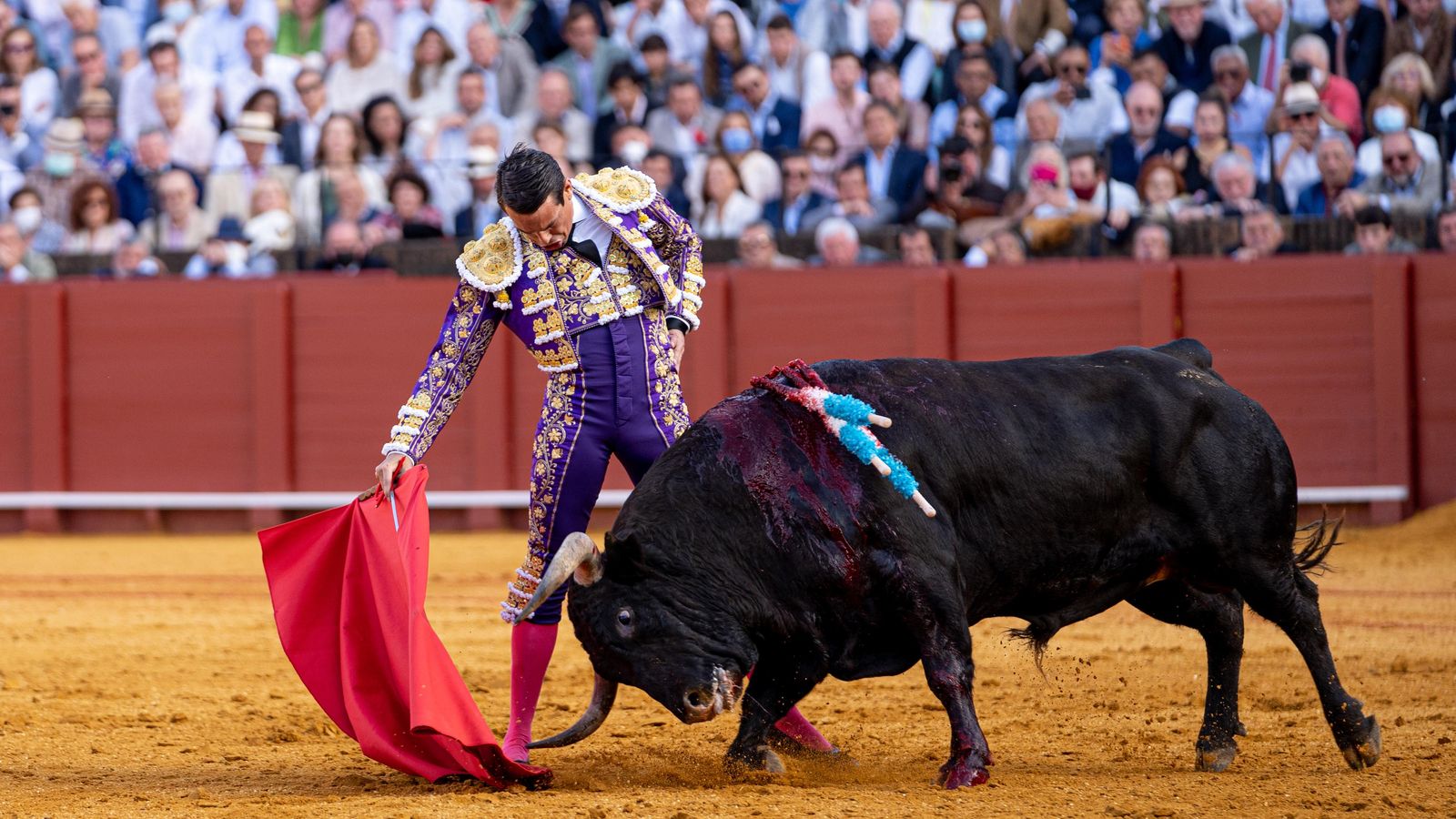 Manzanares toreando en La Maestranza de Sevilla