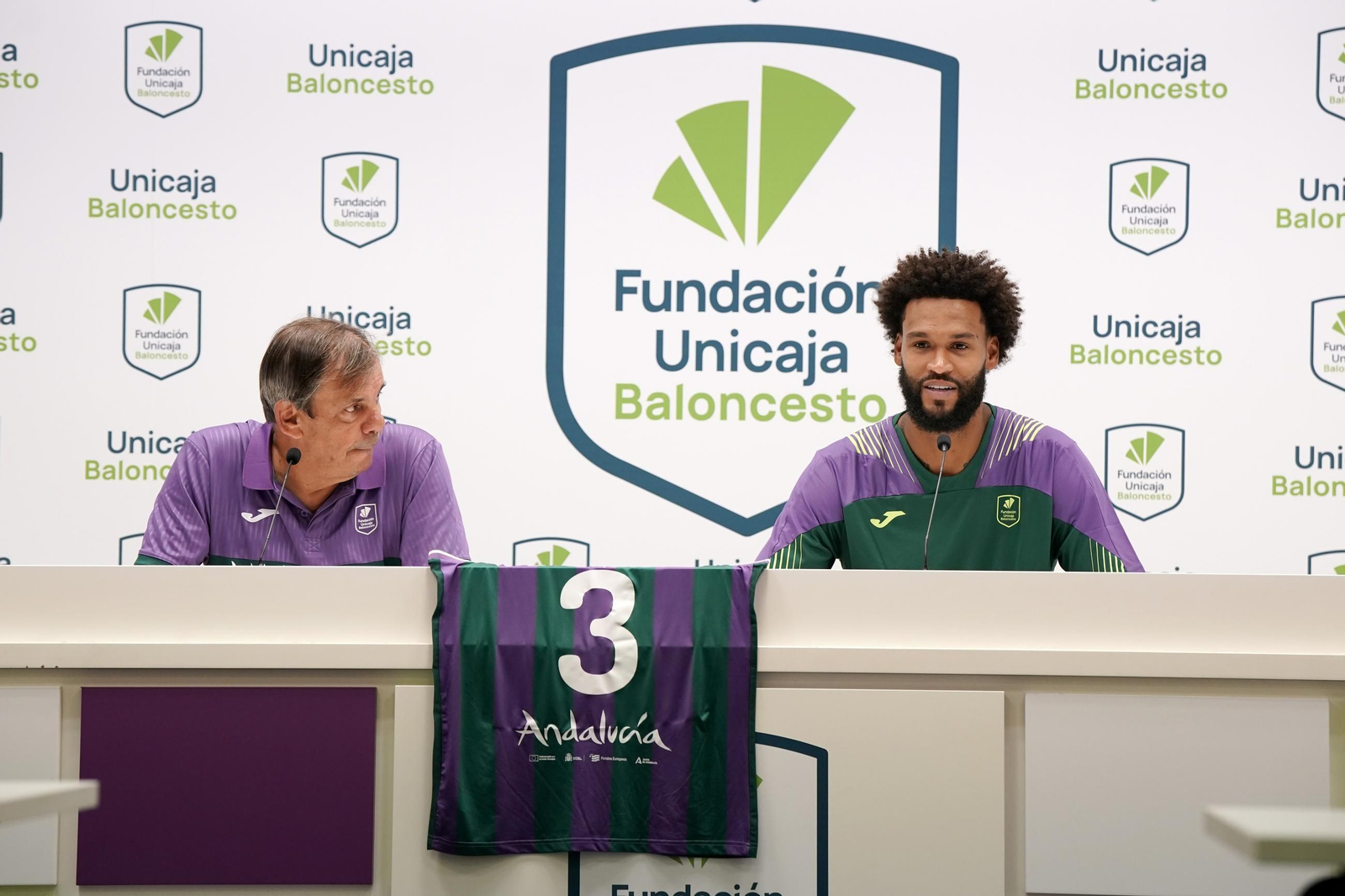 La presentación de James Webb III con el Unicaja, en imágenes