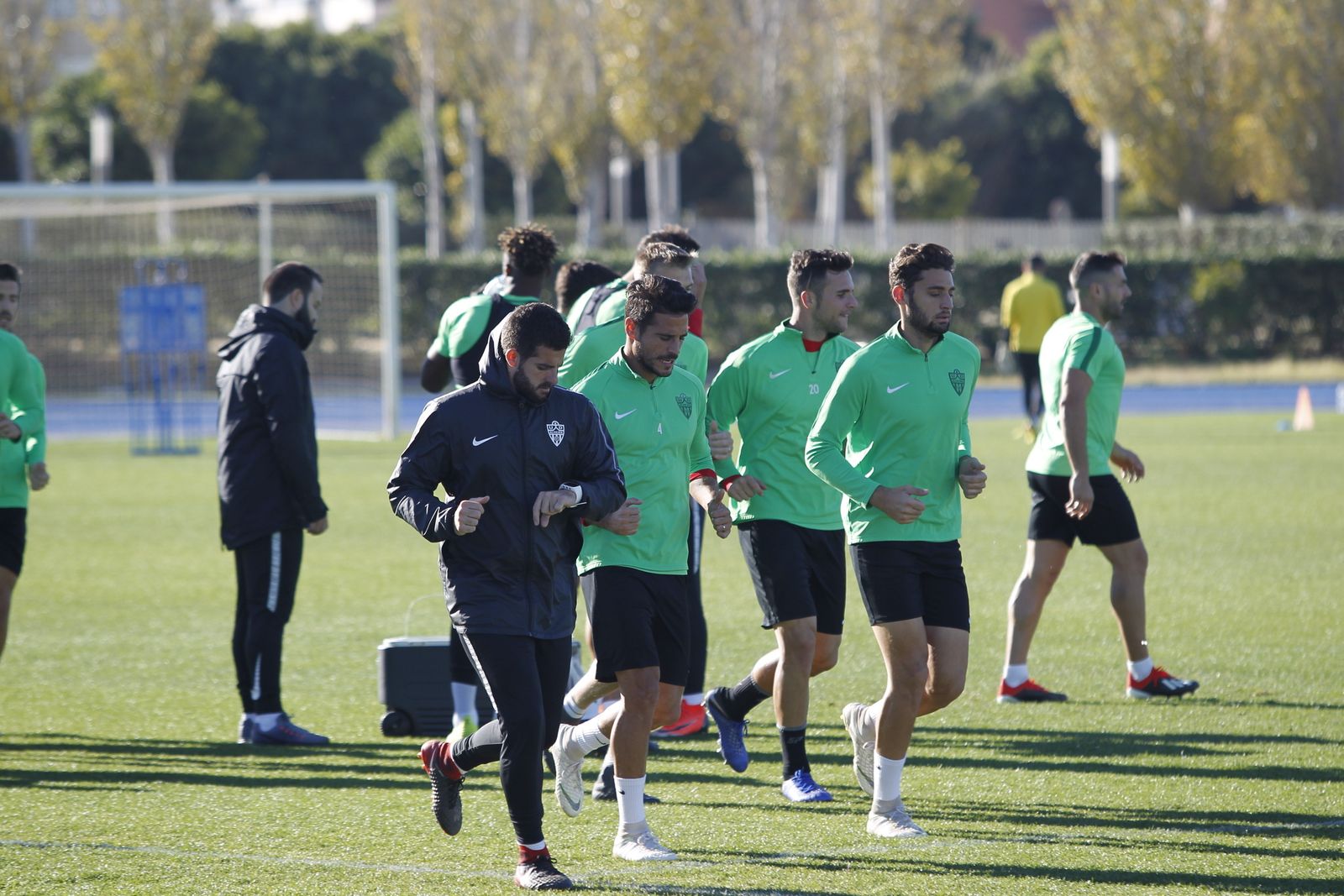 Iván Martos, primero por la derecha, llegó a la cantera rojiblanca en la 2012-2013