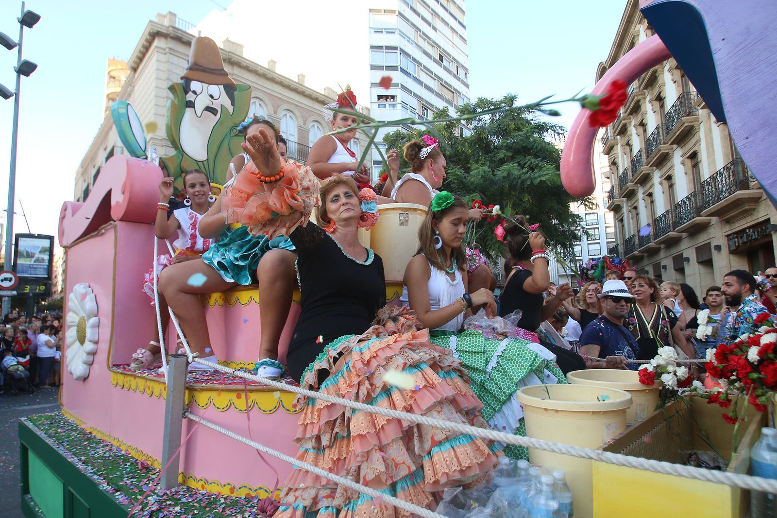Fotogalería de la Batalla de Flores. Feria de Almería 2019