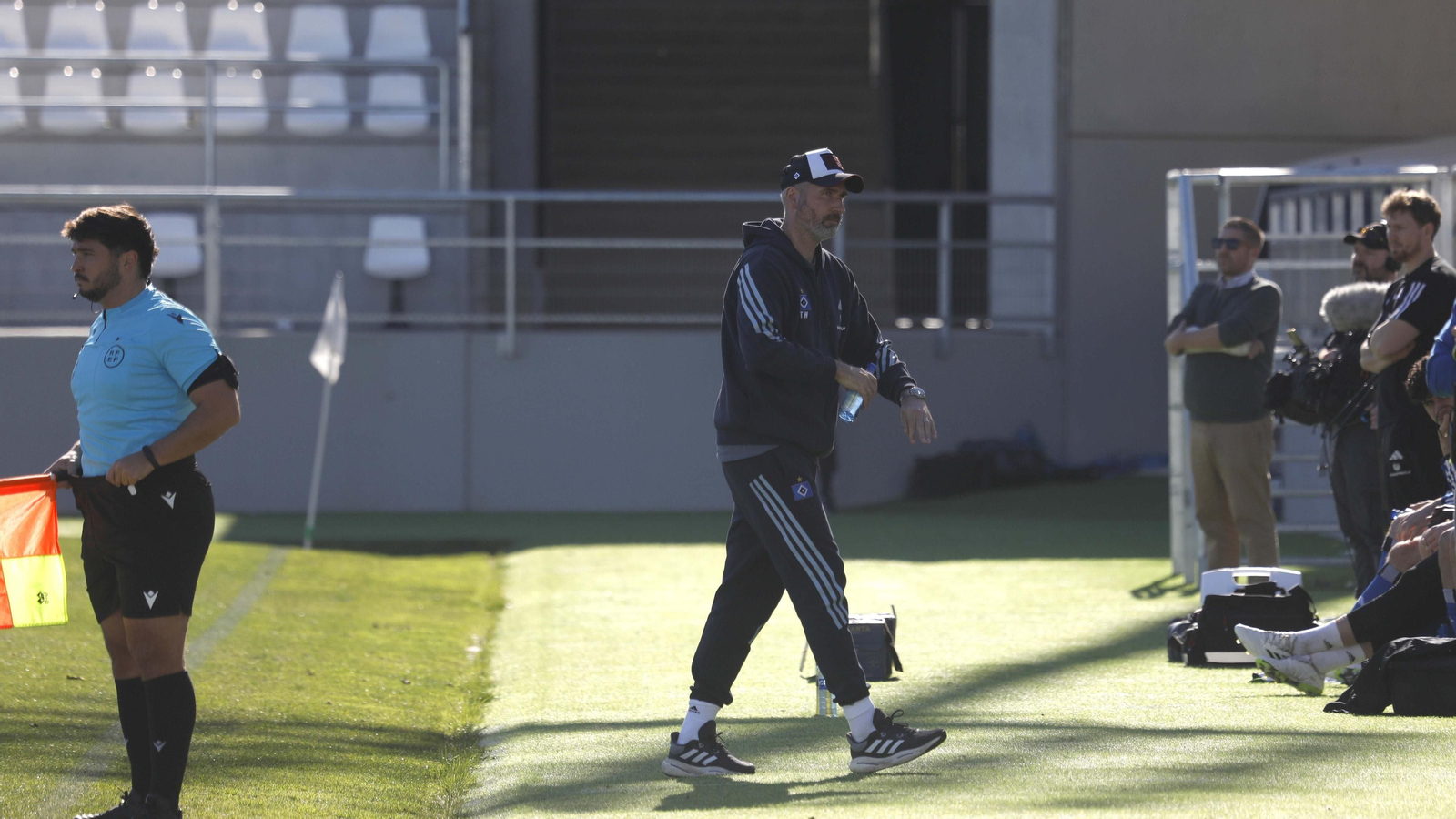 Las fotos  del partido de fútbol entre los equipos  Hamburgo - Zurich