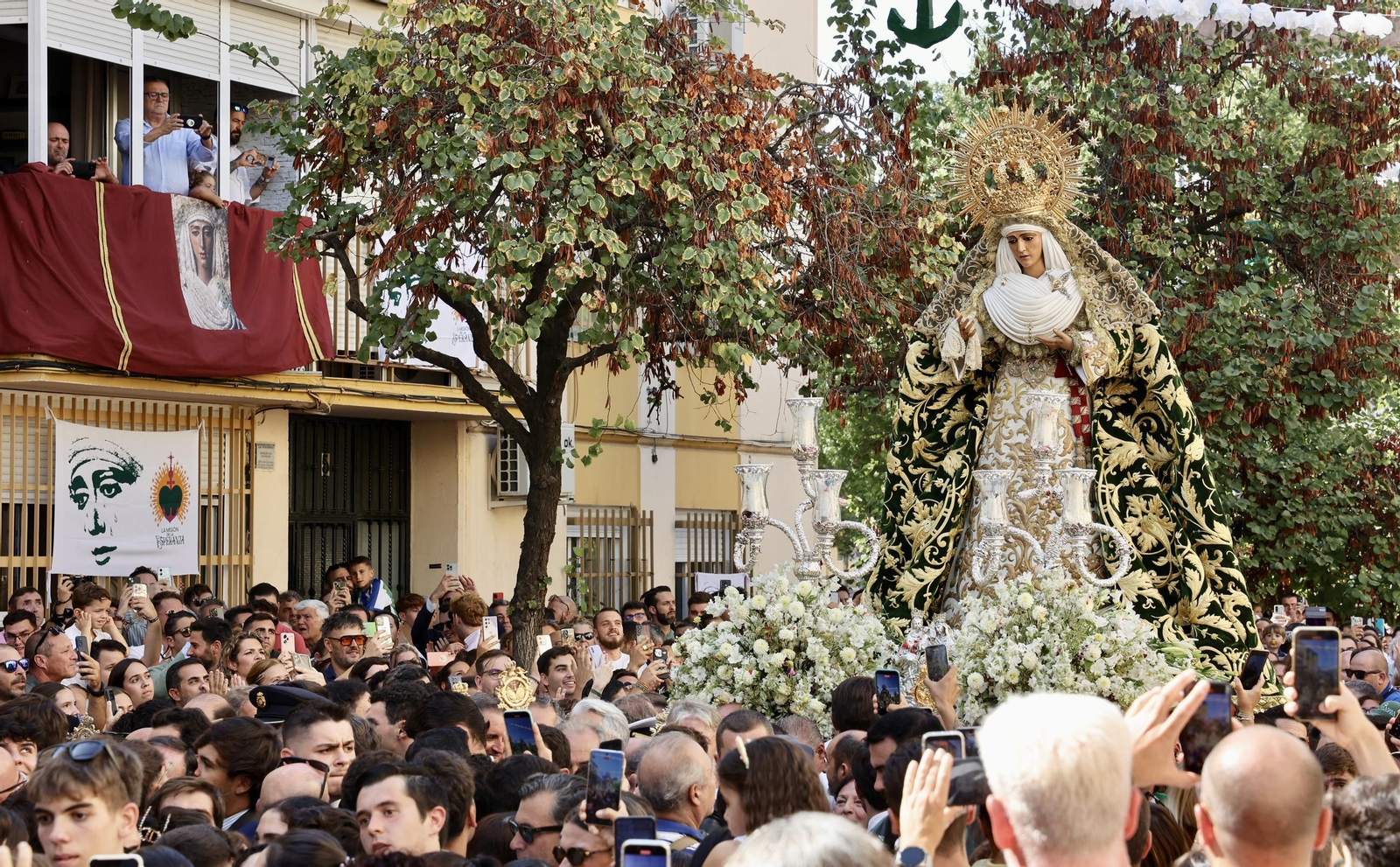 Fotos de la Misión de la Esperanza de Triana: del Tiro de Línea a las Letanías