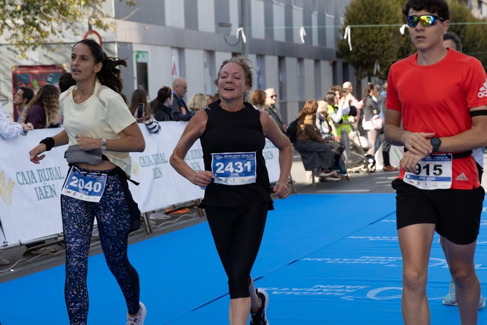 En imágenes: multitudinaria e histórica XXIX Media Maratón 'Ciudad de Jaén' y 10k en memoria de Paco Manzaneda