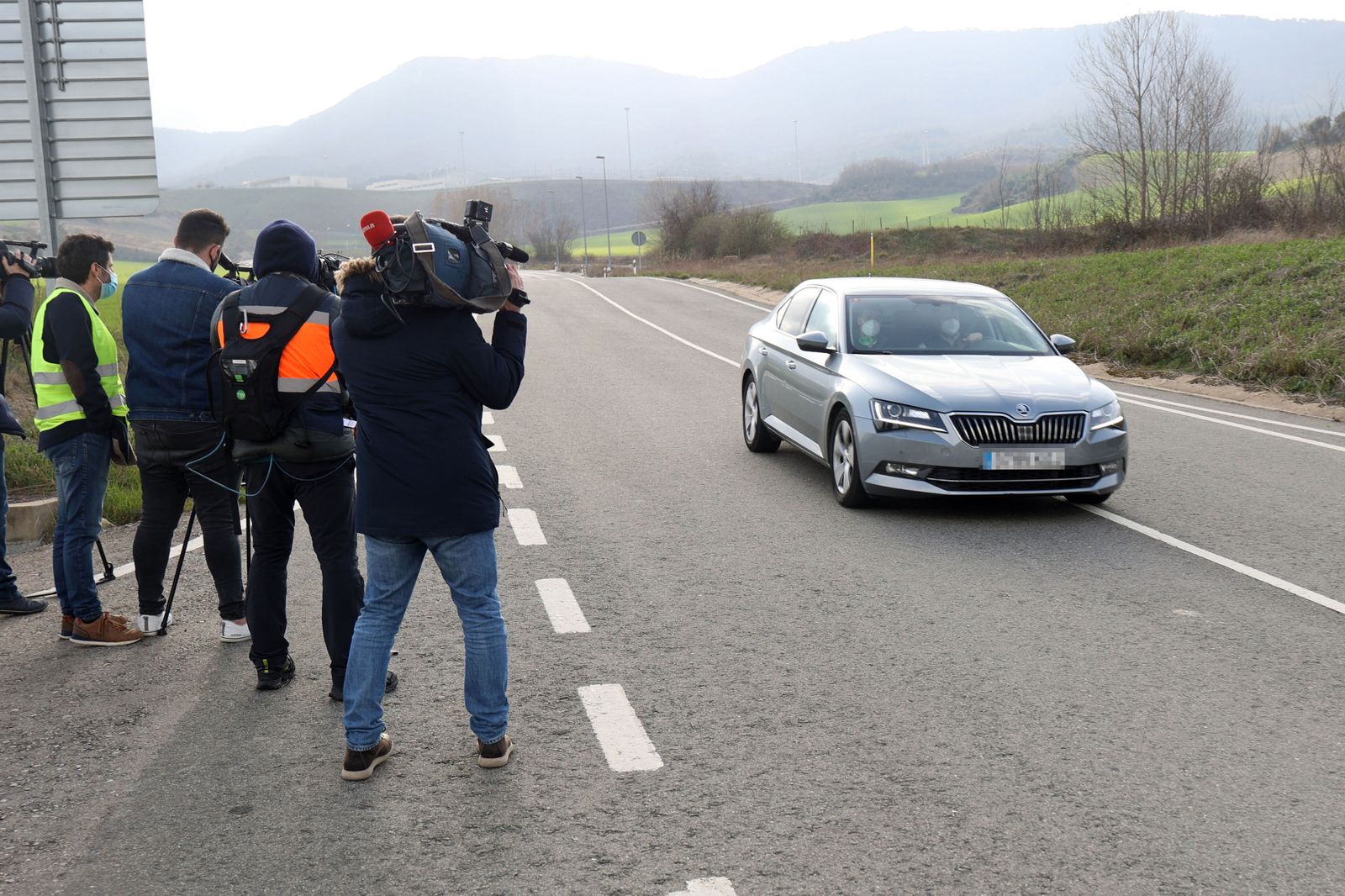 Urdangarín entrando esta mañana en la cárcel de Zaballa en un turismo con los cristales tintados.