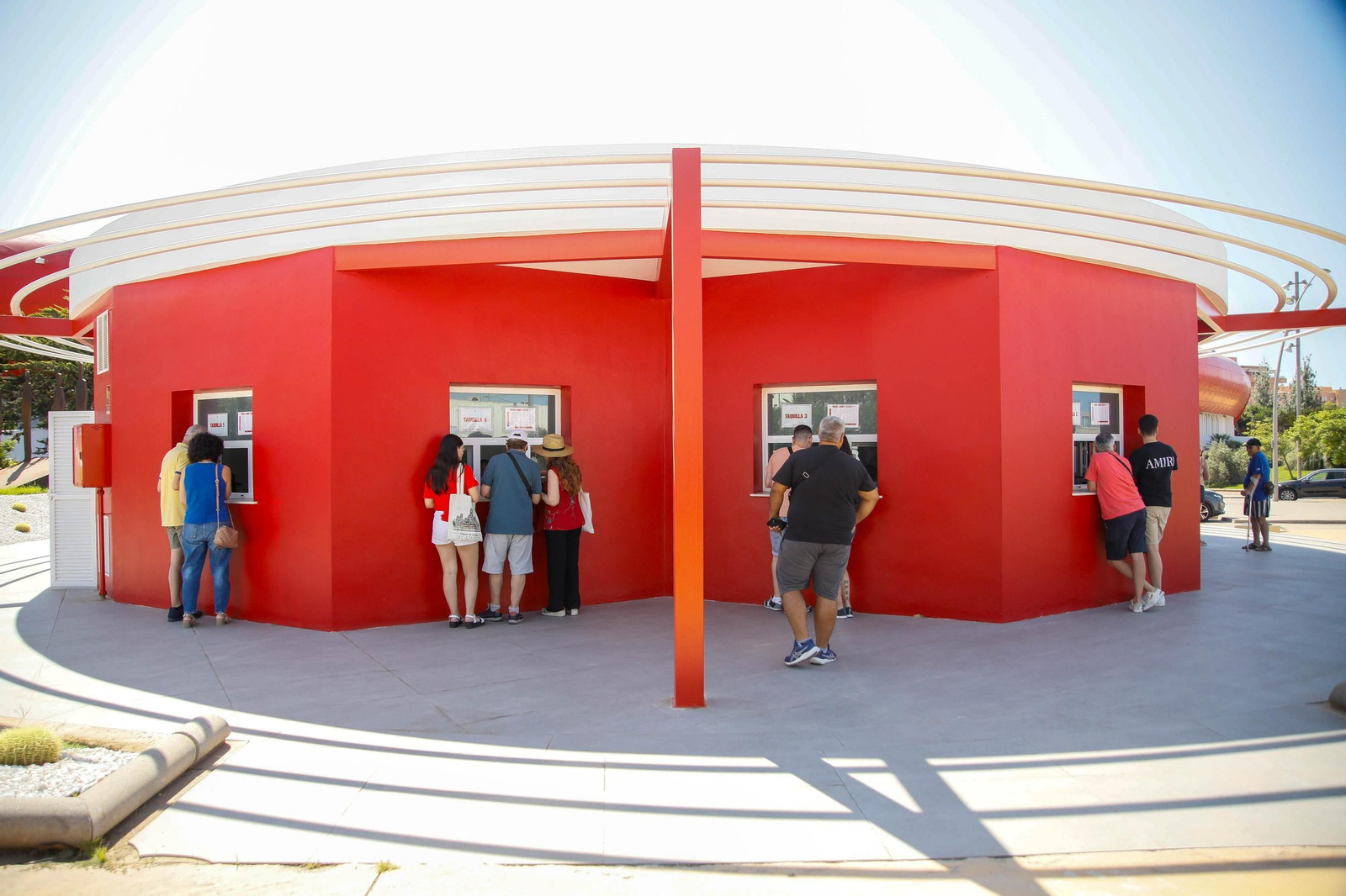 Las imágenes de la campaña de abonos de la UDA y apertura de la tienda del club